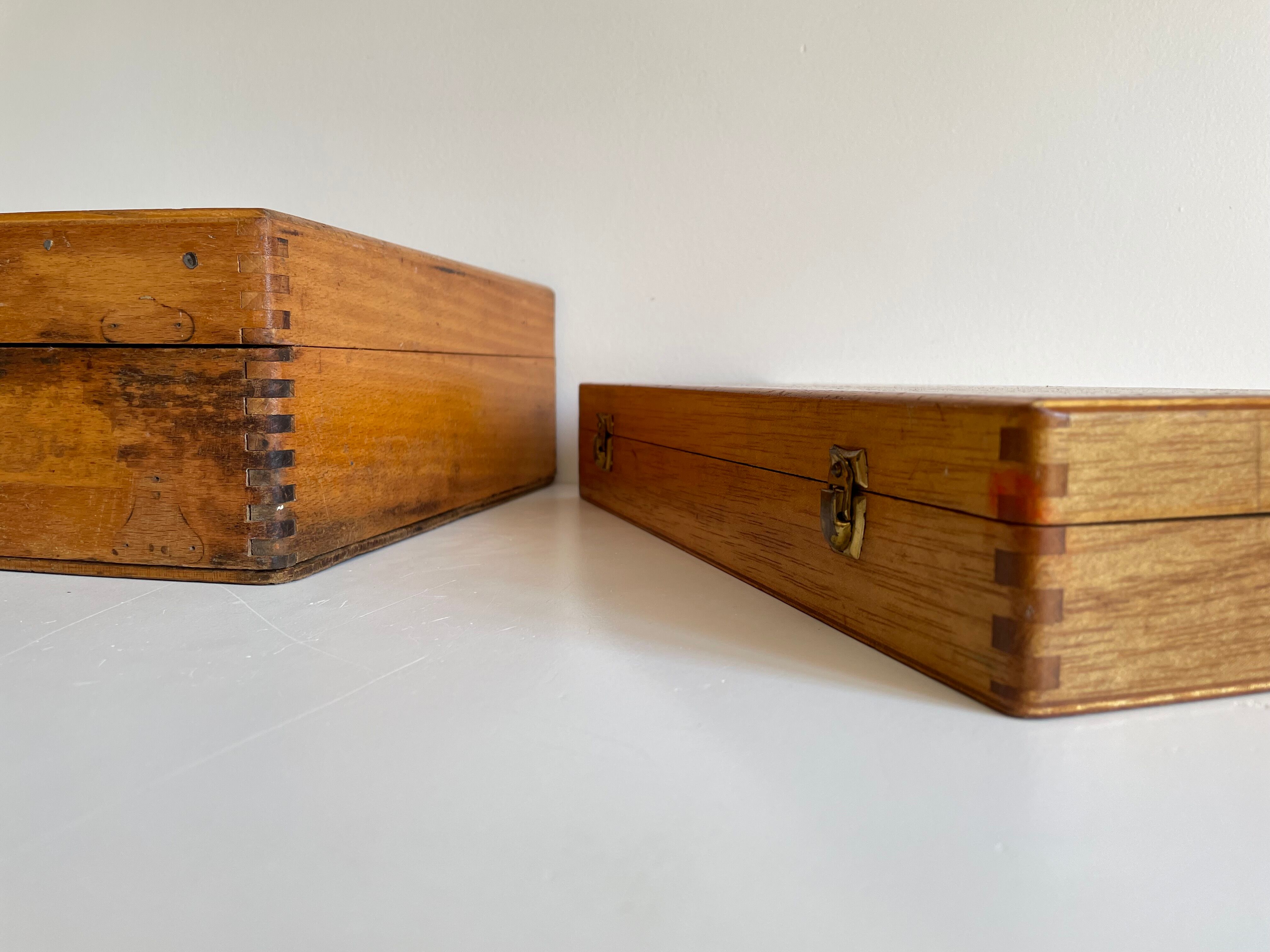 2 boxes in roch wood