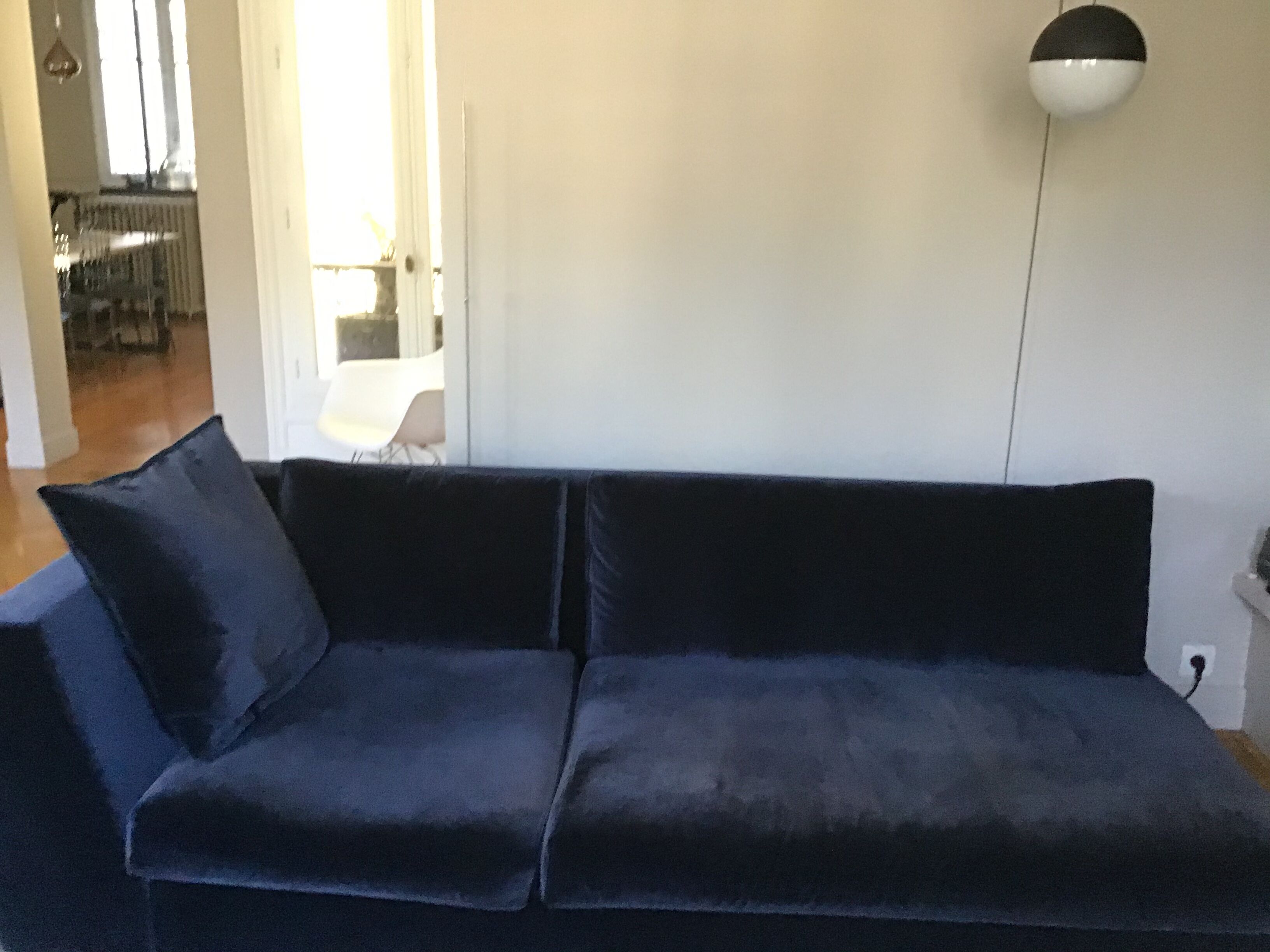 Lot of 2 meridians left and right armrest