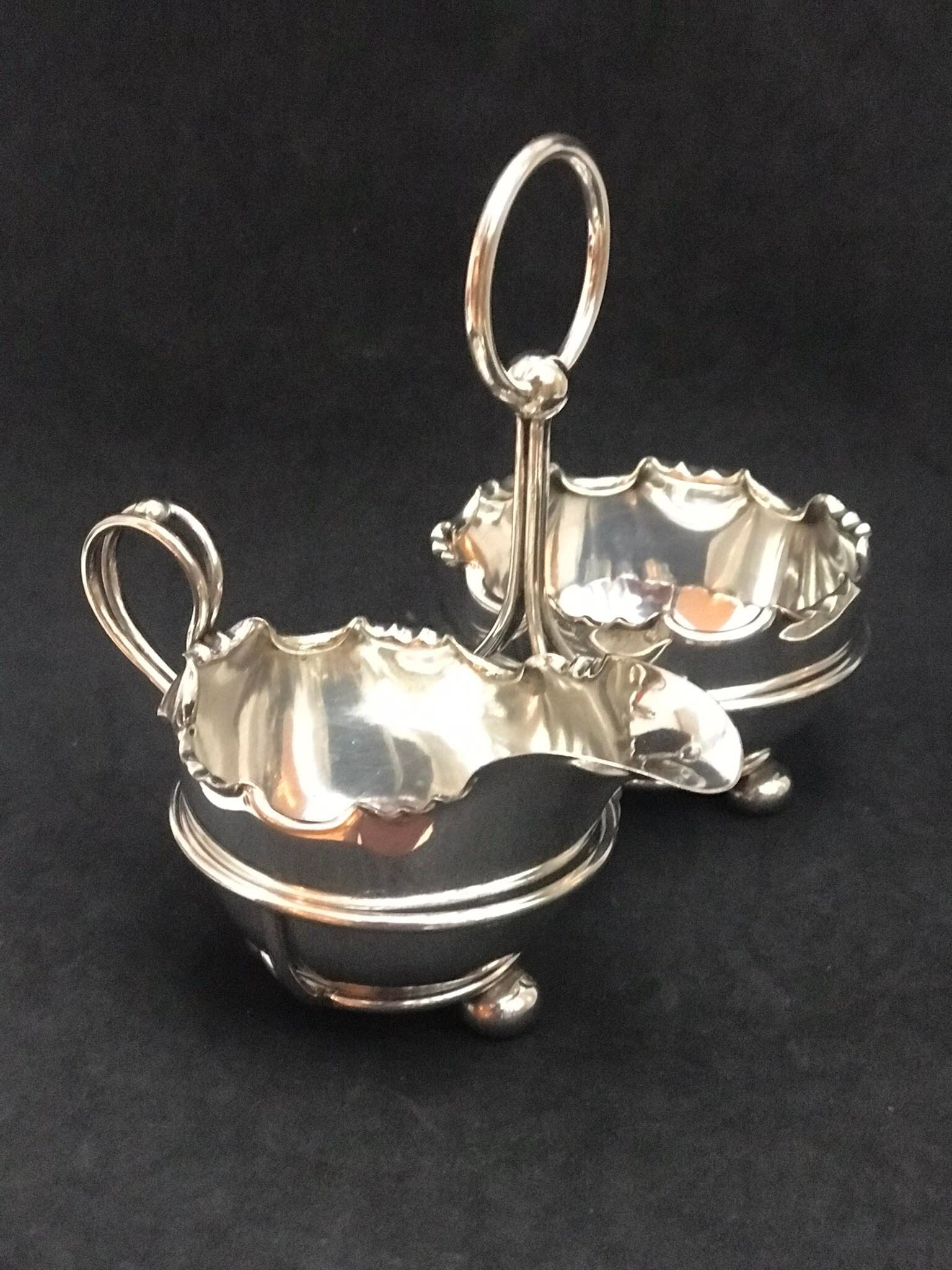 Sugar dish and cream dish