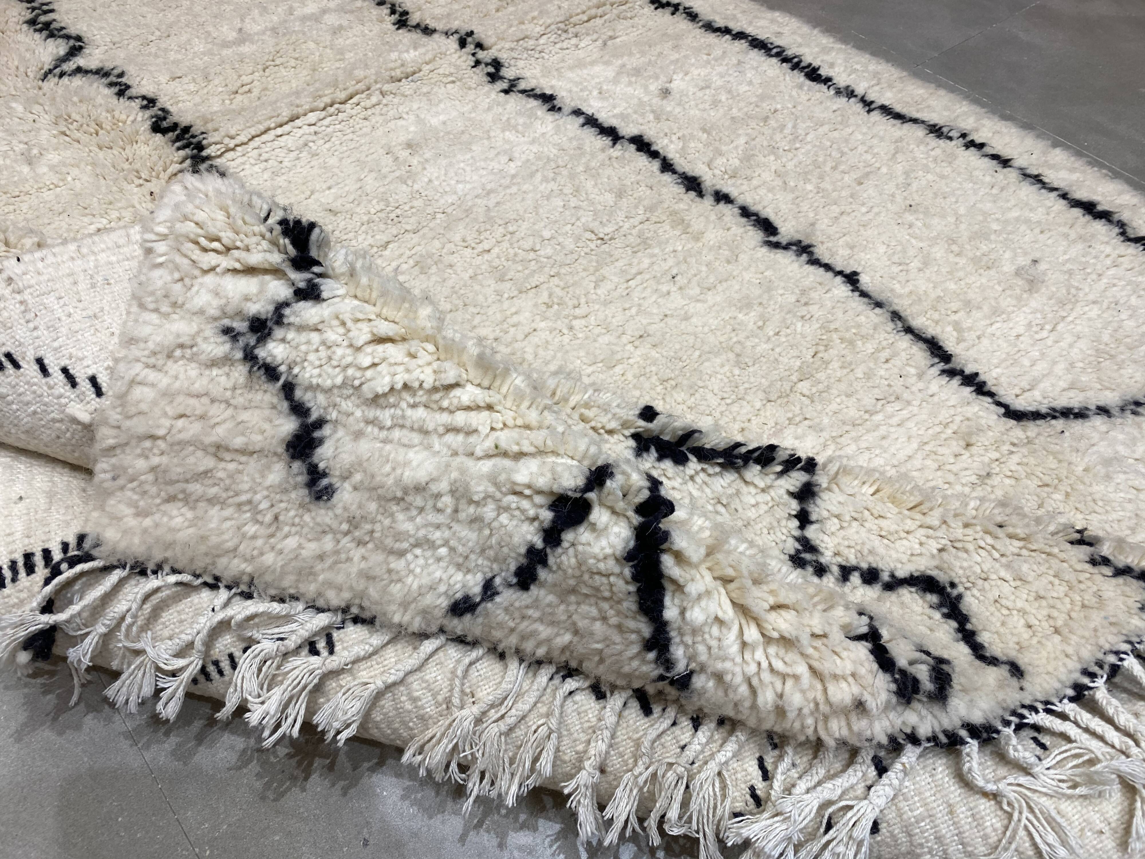 Berber white & black wool carpet 160x255cm