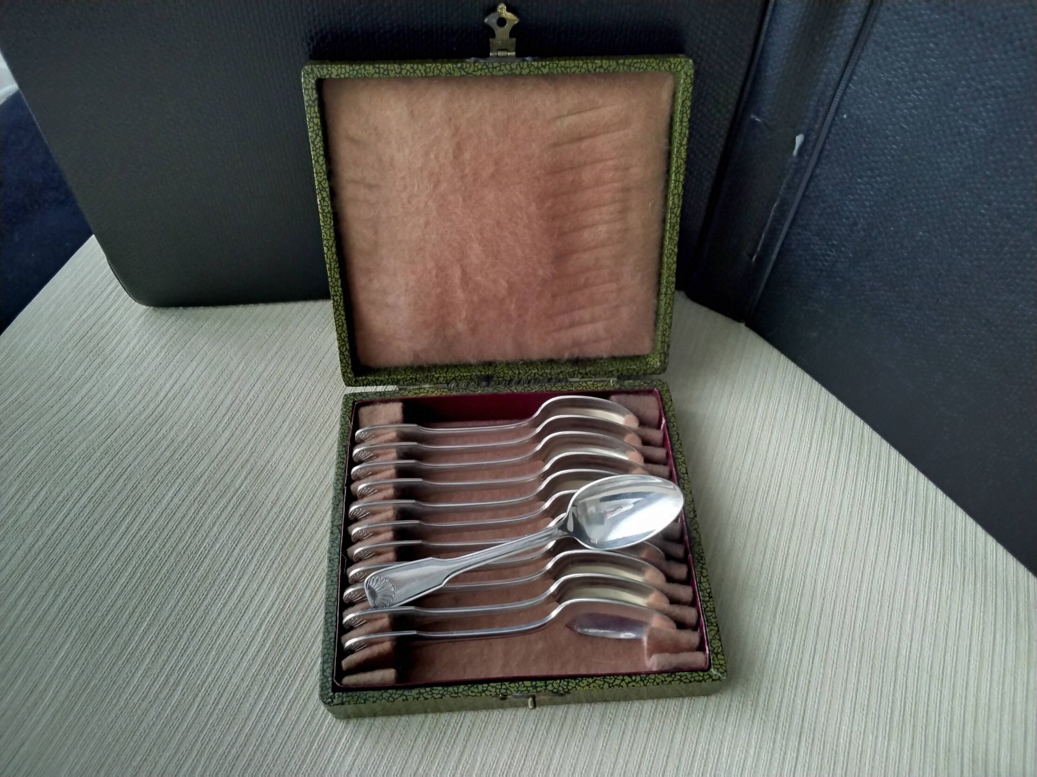 Box of 12 silver-plated mocha spoons Shell model