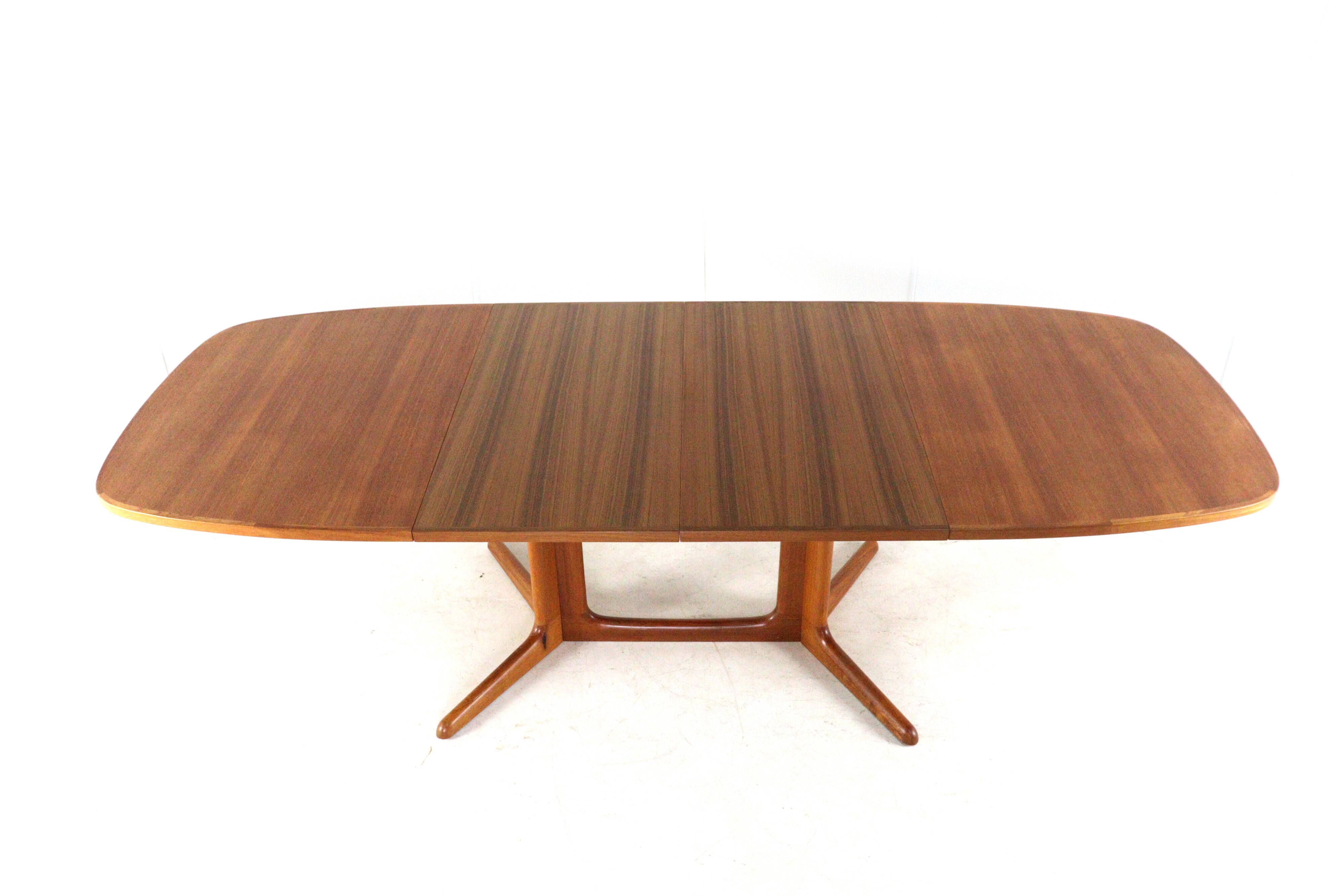 Large oval extendable dining table Gudme Danish design in teak - restored