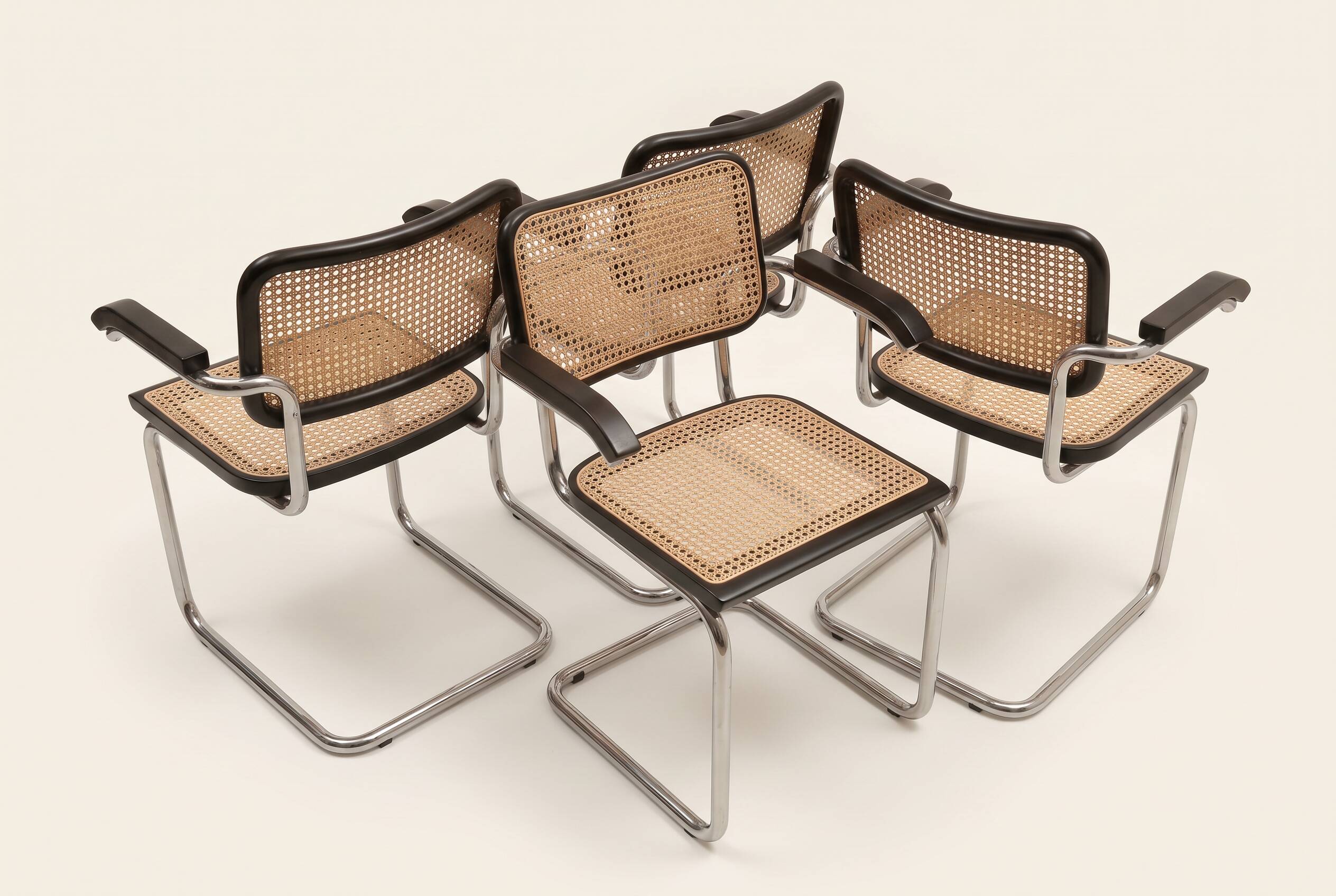 Superbe fauteuil B64 noir de Marcel Breuer (lot de 5)