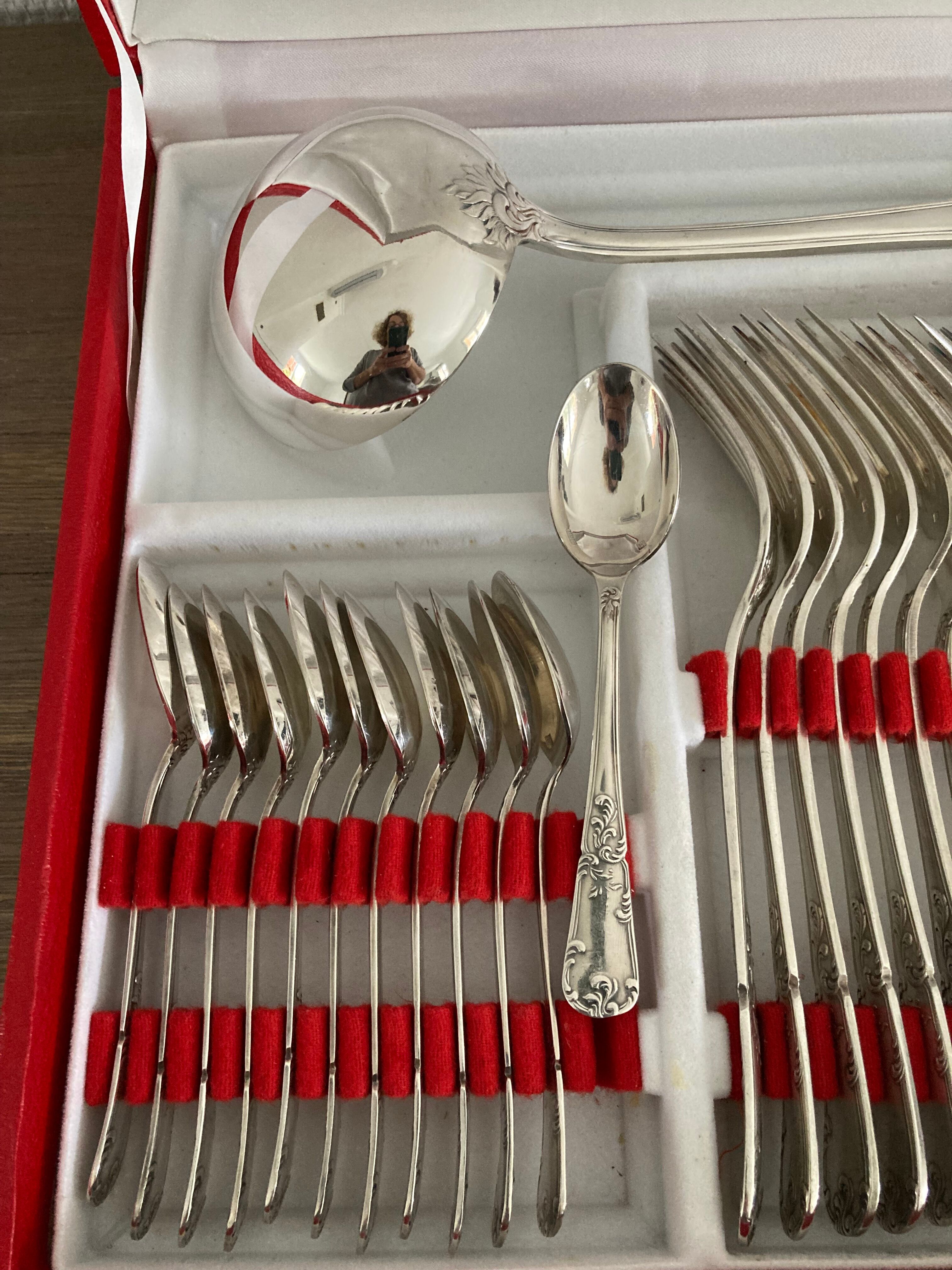 Silver metal housewife Frionnet