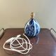 Lampe boule vintage céramique bleue signée