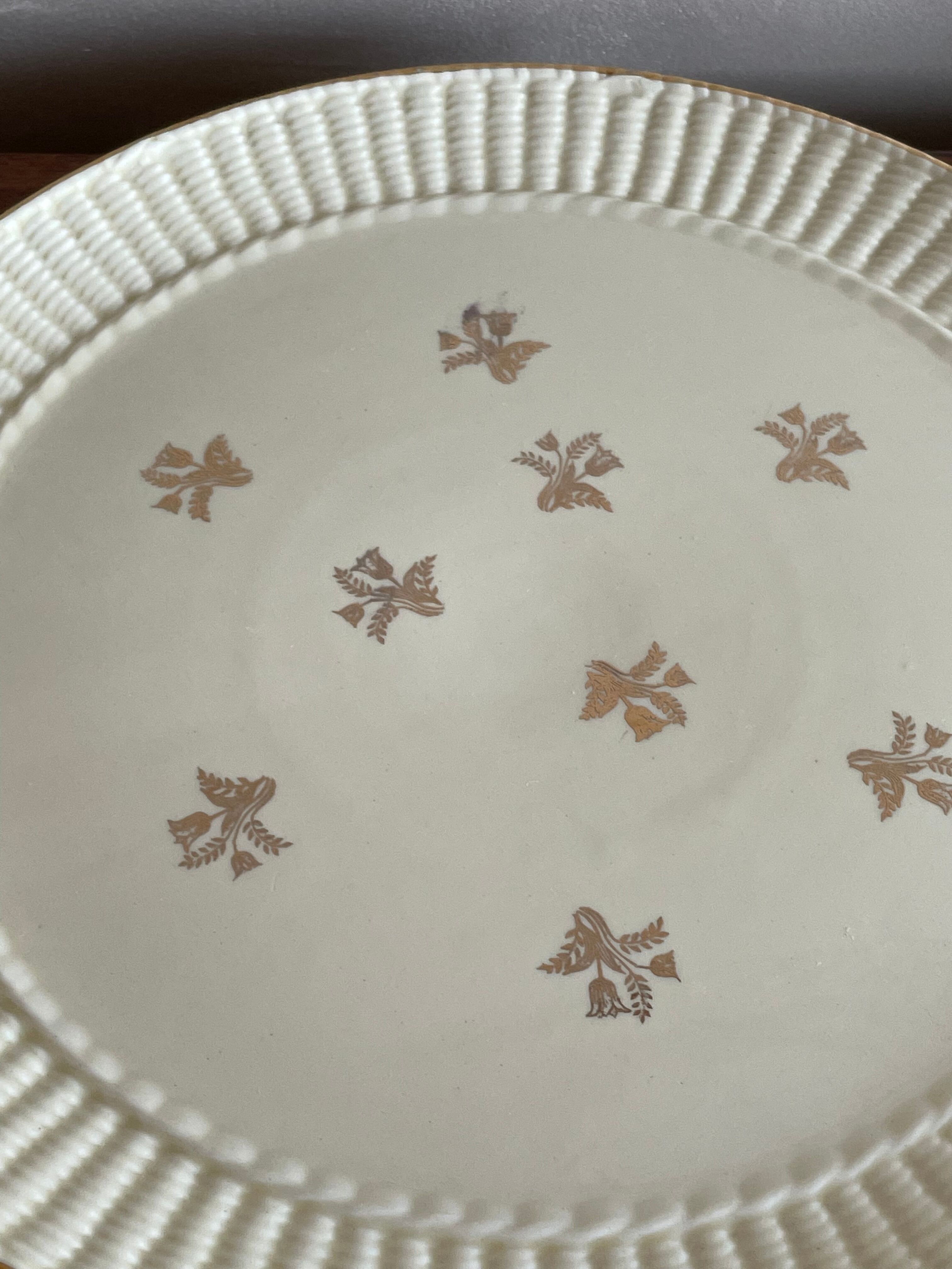 Pie dish pattern strand of golden thrush