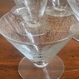 10 glasses with scroll decoration