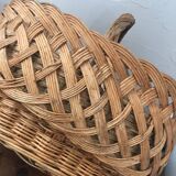 Former twisted wicker basket