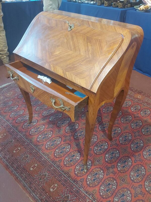 Bureau de pente, dos d'âne, scriban, bureau