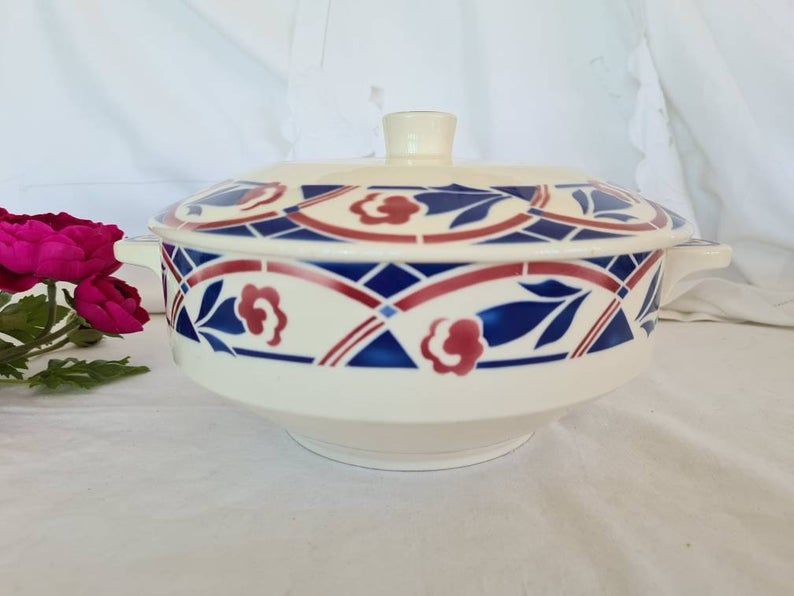 Soup or vegetable former "Setif" model of the French manufacture of Badonviller