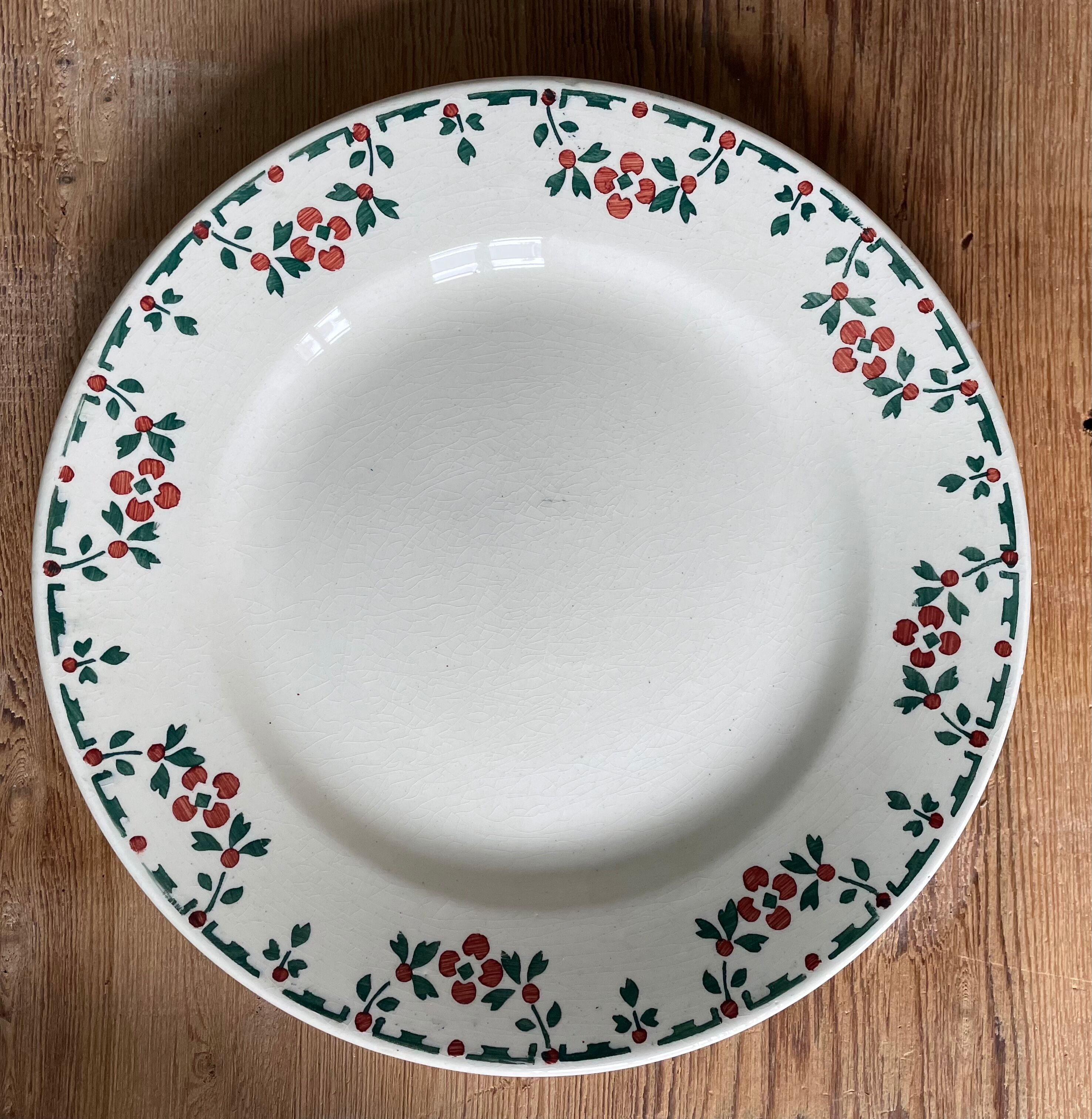 Set of 16 flat plates terre de fer choisy le roi numbered