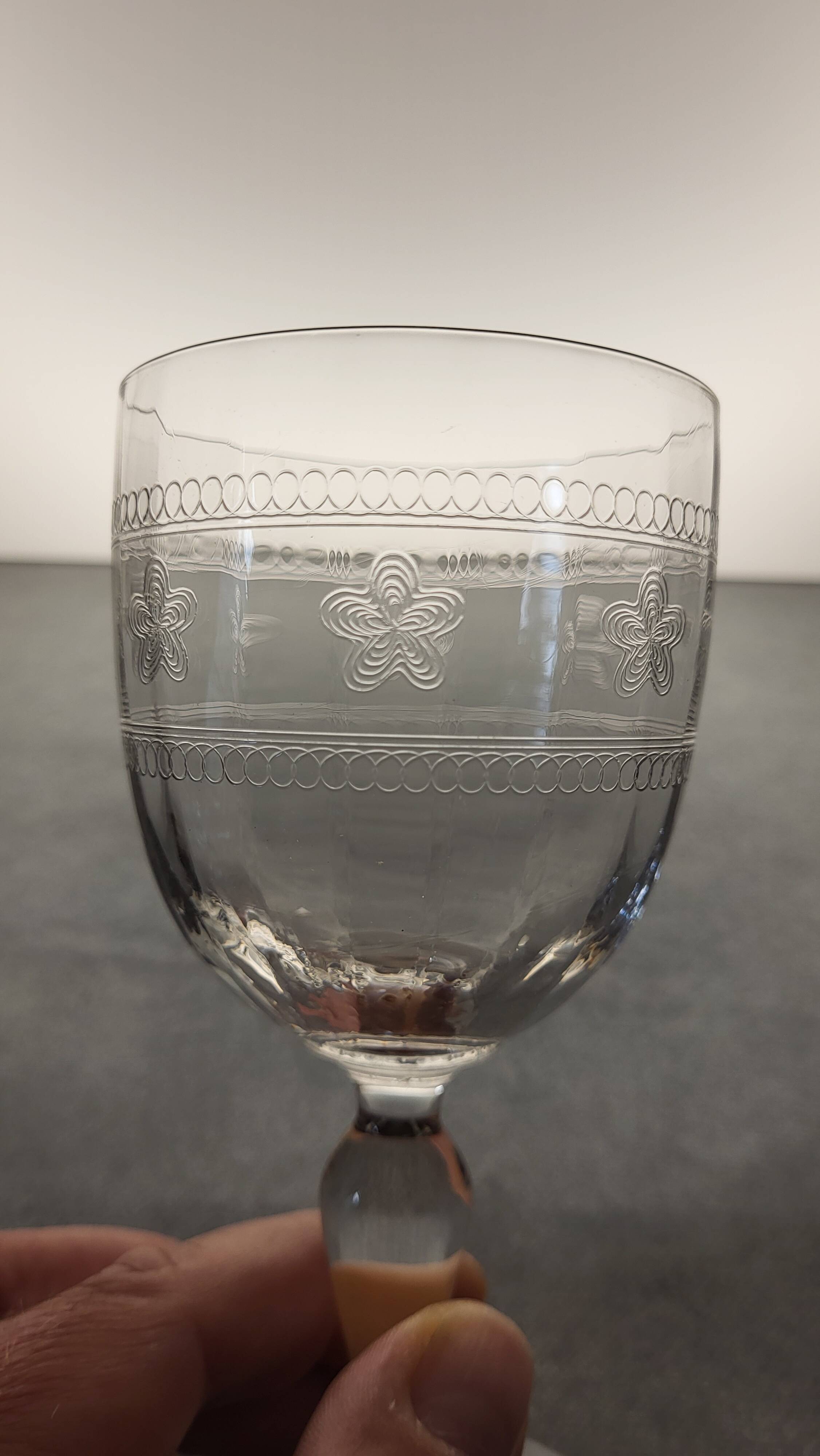 9 water/wine glasses Late 19th century - Early 20th century