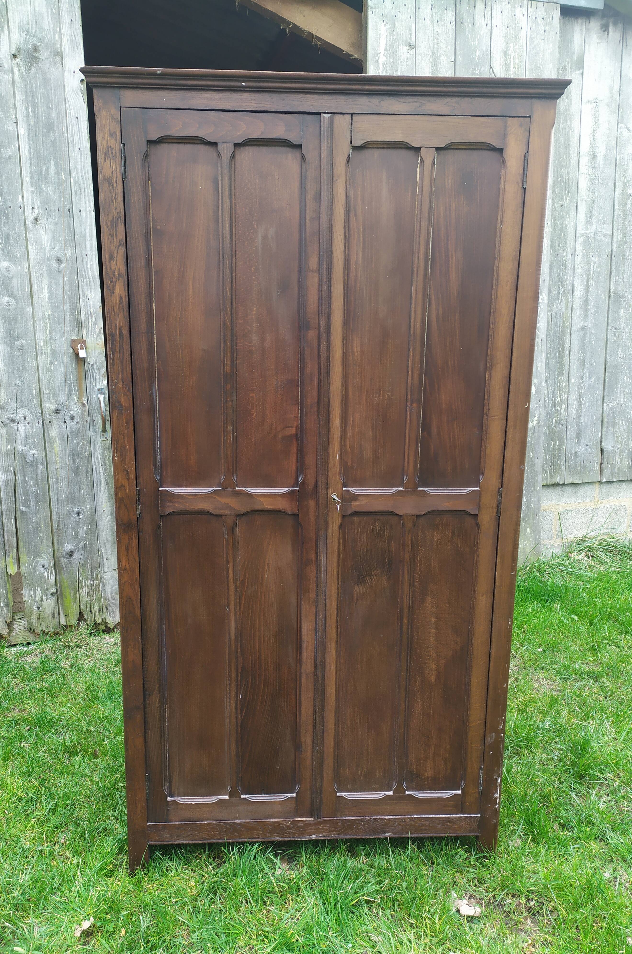 Armoire parisienne