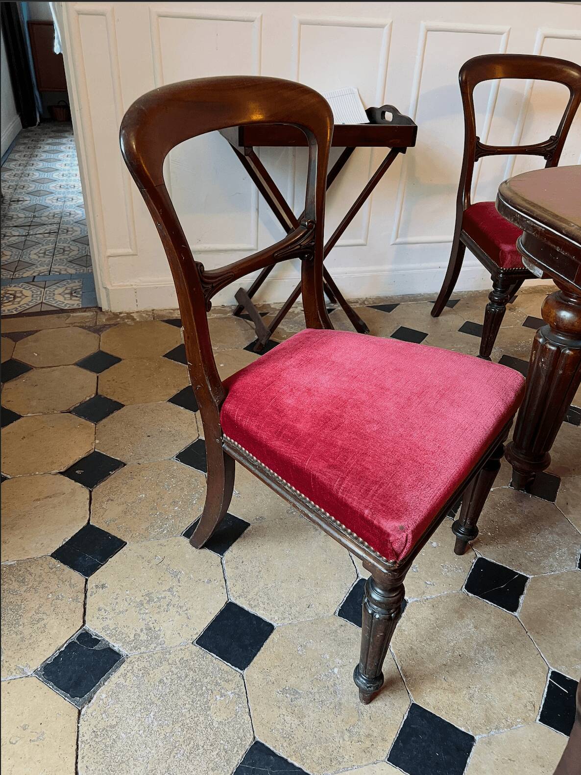 19th century mahogany dining room - Extendable table + Louis-Philippe chairs