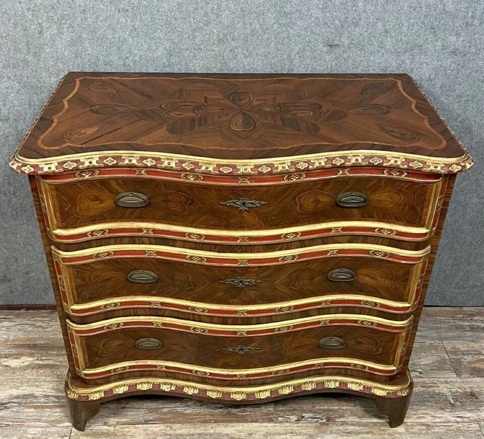 Louis XV style curved chest of drawers in rosewood and rosewood marquetry