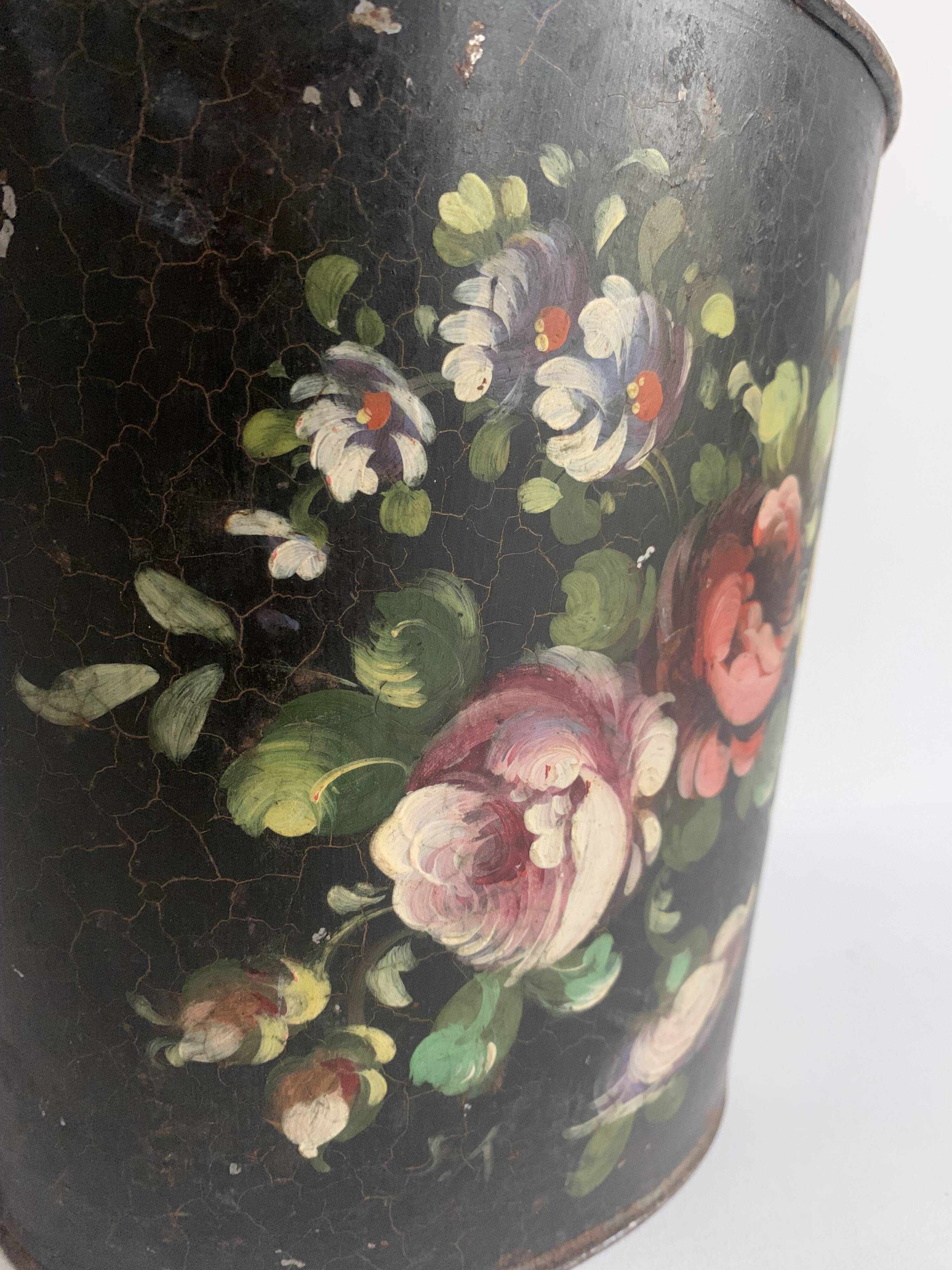 Napoleon III waste paper basket in black sheet metal and painted flowers, 19th century
