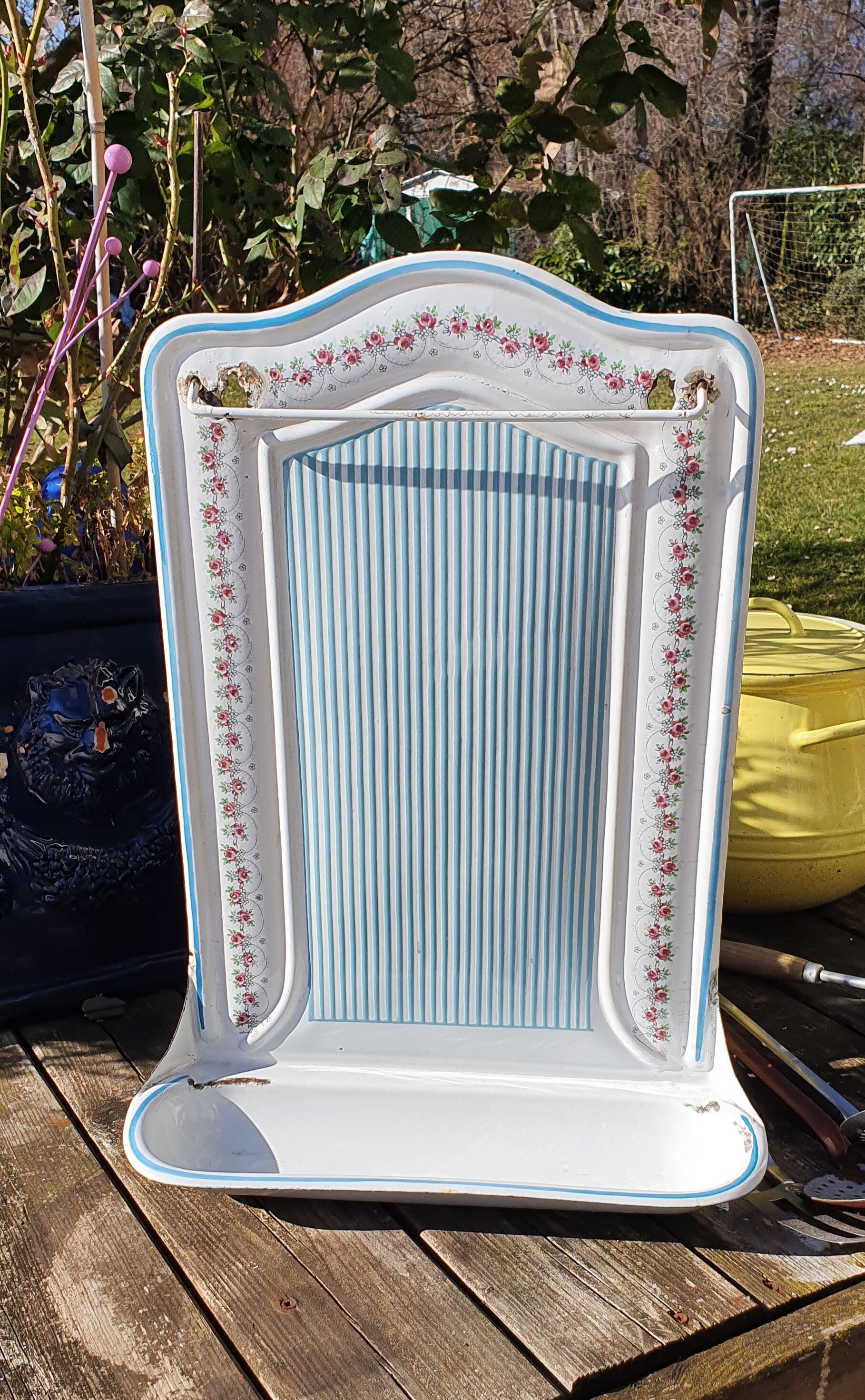 Kitchen utensil door