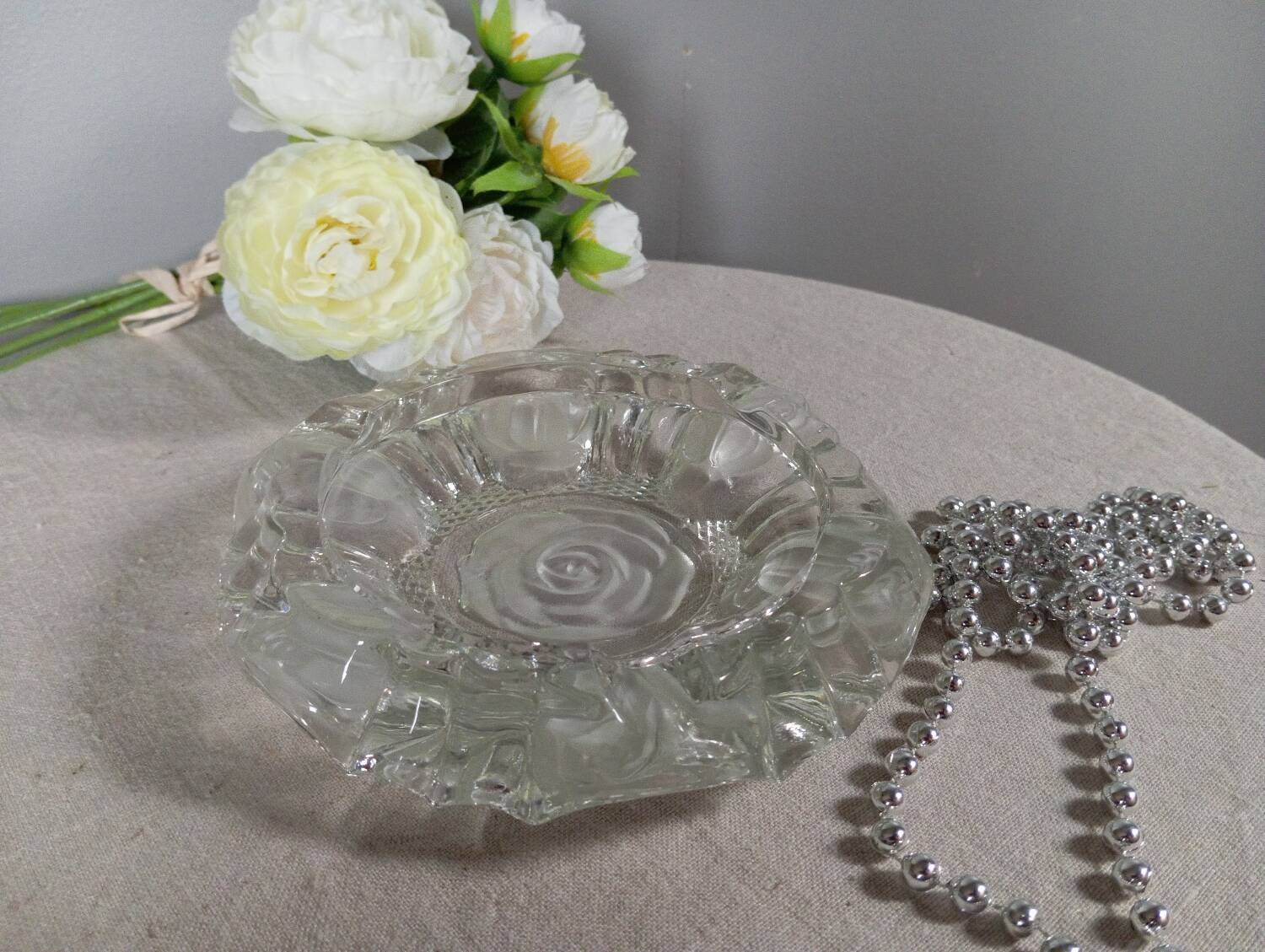 Ashtray thick glass flower pattern, art nouveau style