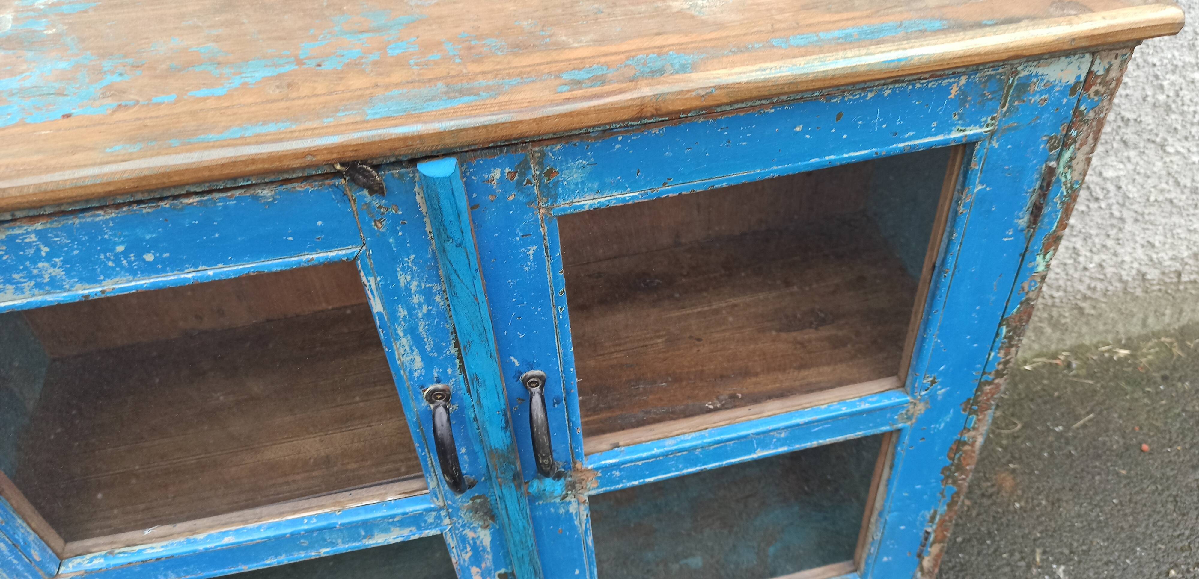 Small wooden display buffet