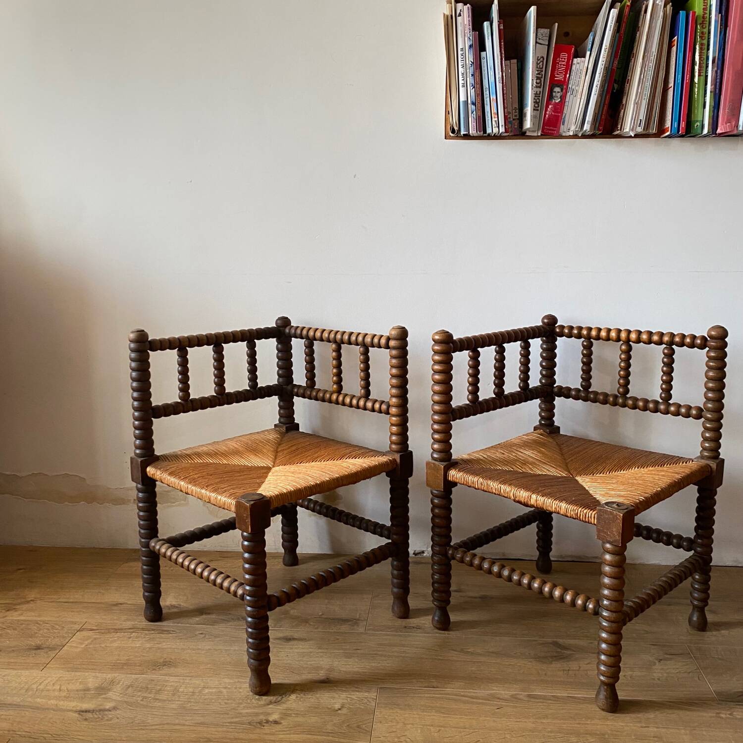 Beaded corner chairs armchairs
