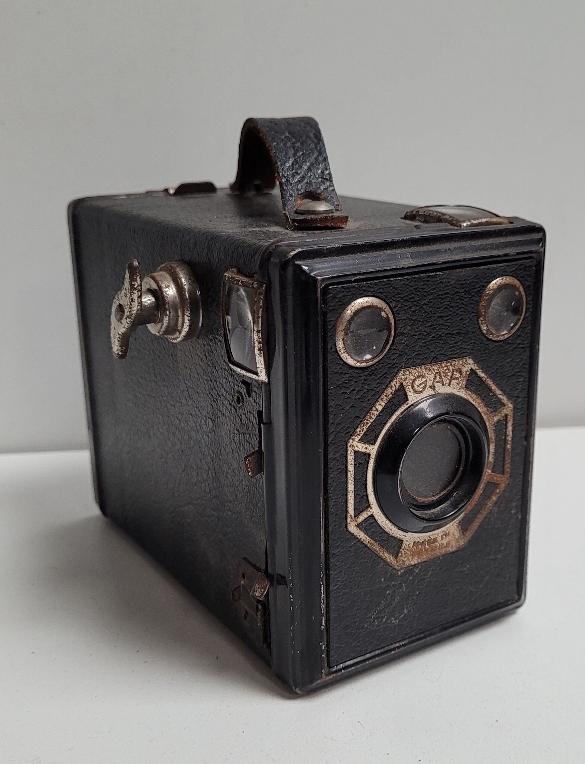Gap box camera