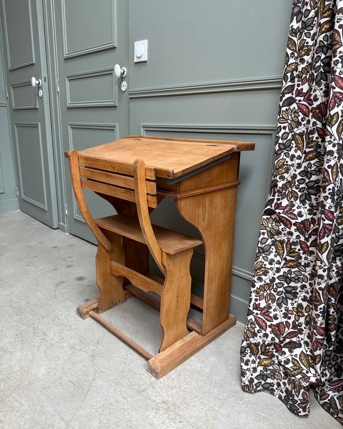 Bureau enfant avec chaise rétractable