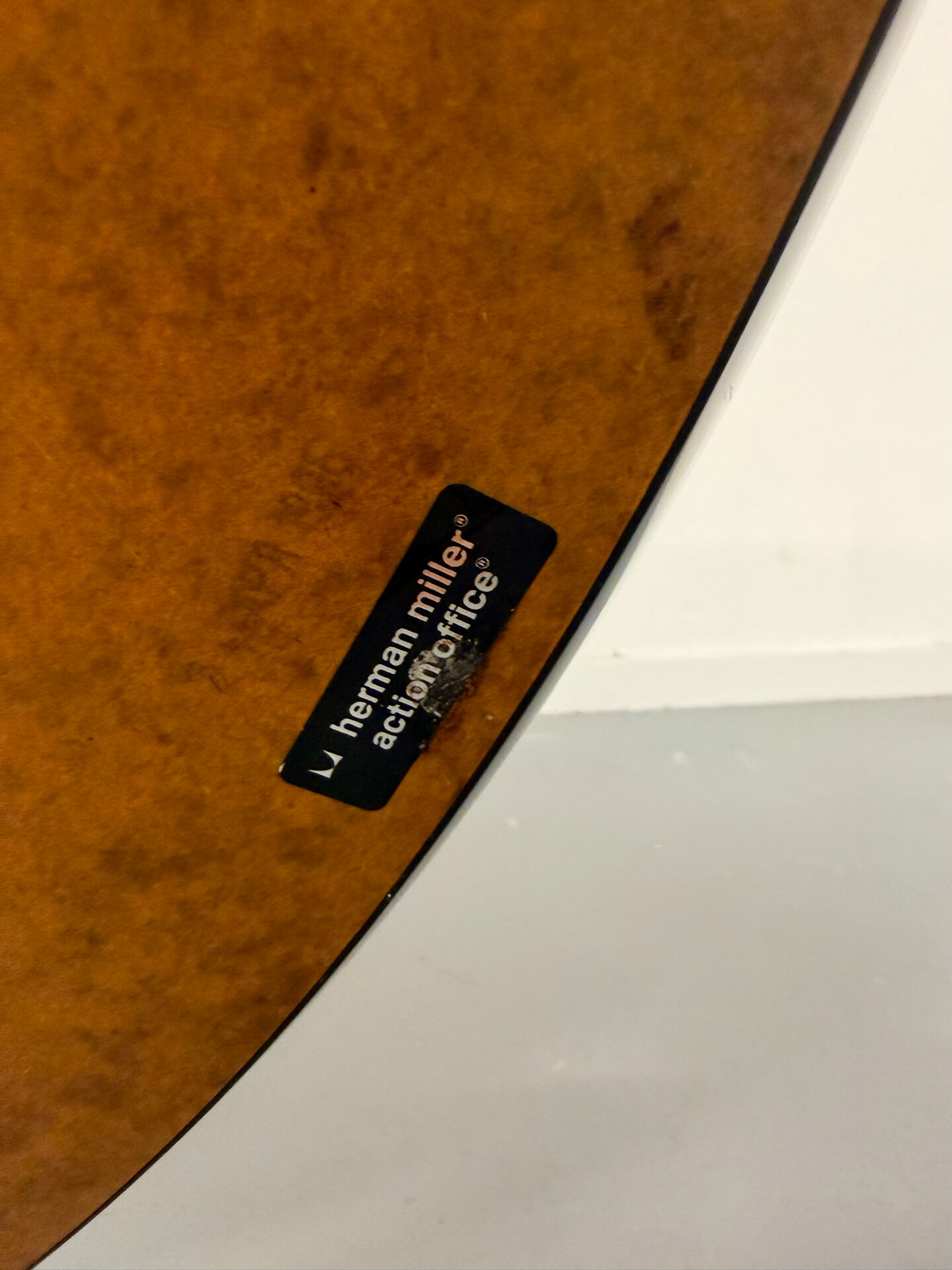 Eames Contract round table for Herman Miller, 1960s.