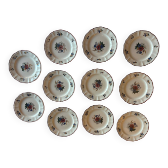 Set of 11 earthenware plates from the Sarreguemines factory, model