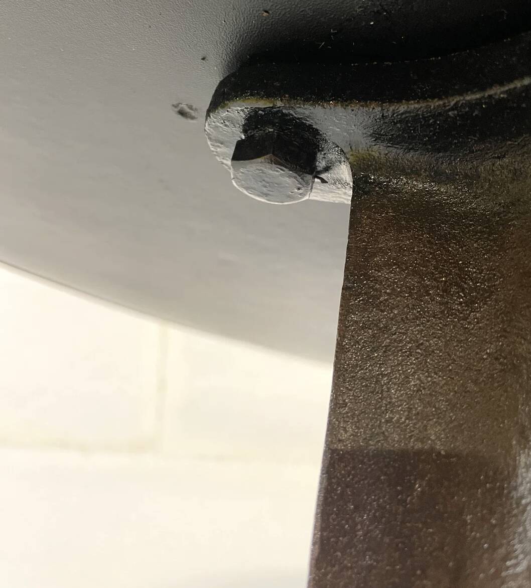 Table de bistrot en fonte Louis Vuitton