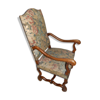 Louix XIII style lounge chair (Massive Walnut of France)