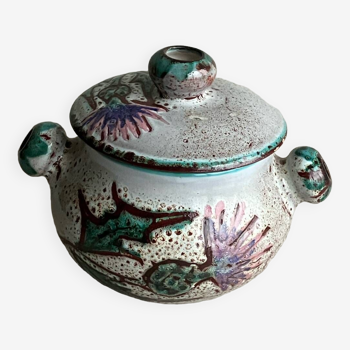 Pot en ceramqie avec couvercle