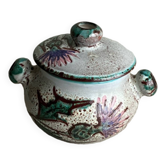 Pot en ceramqie avec couvercle