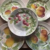 Set of 5 flat plates in Saint-Clément Barbotine earthenware with seasonal fruit motifs