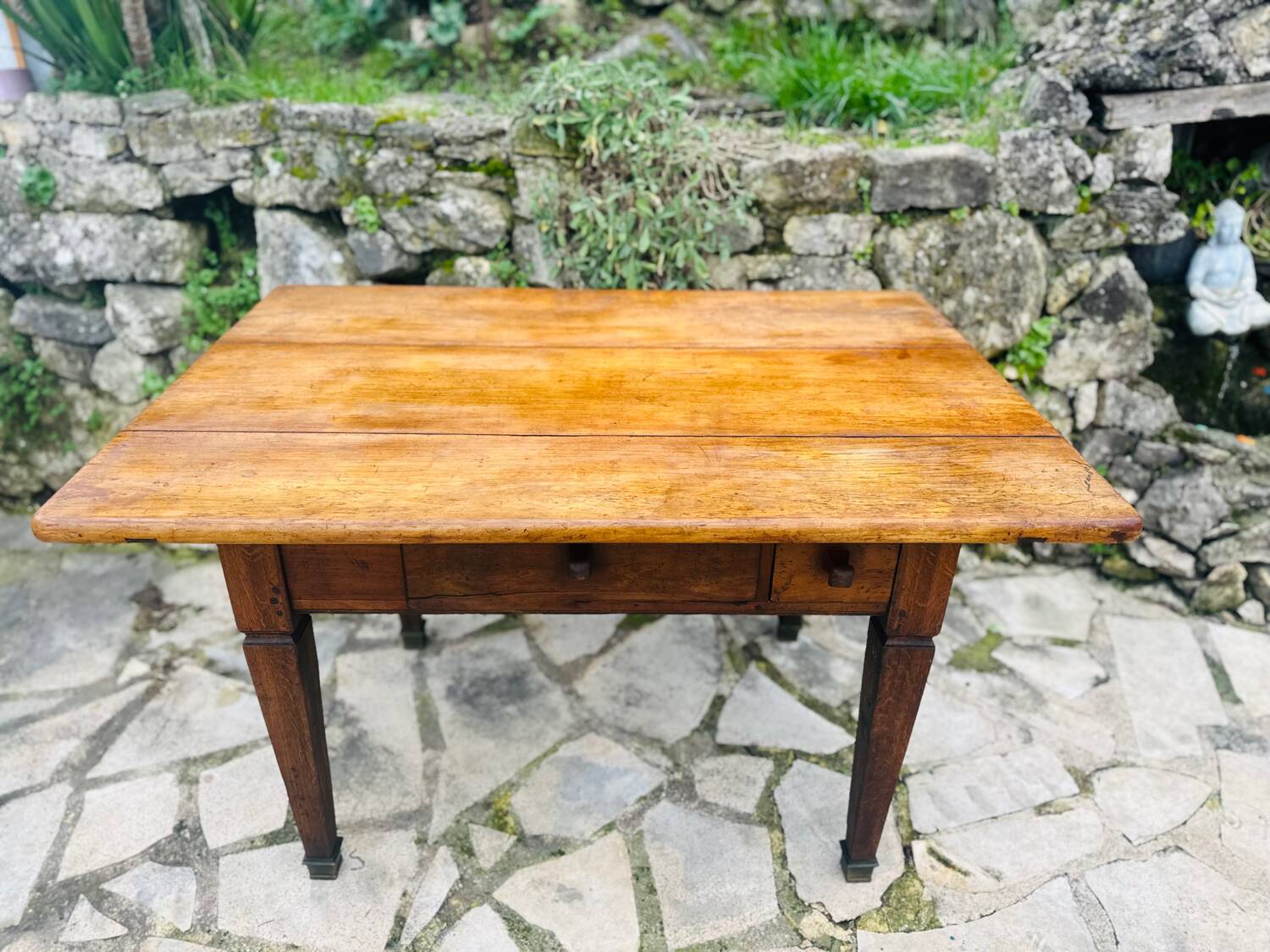 Walnut table, Directoire, 18th century period