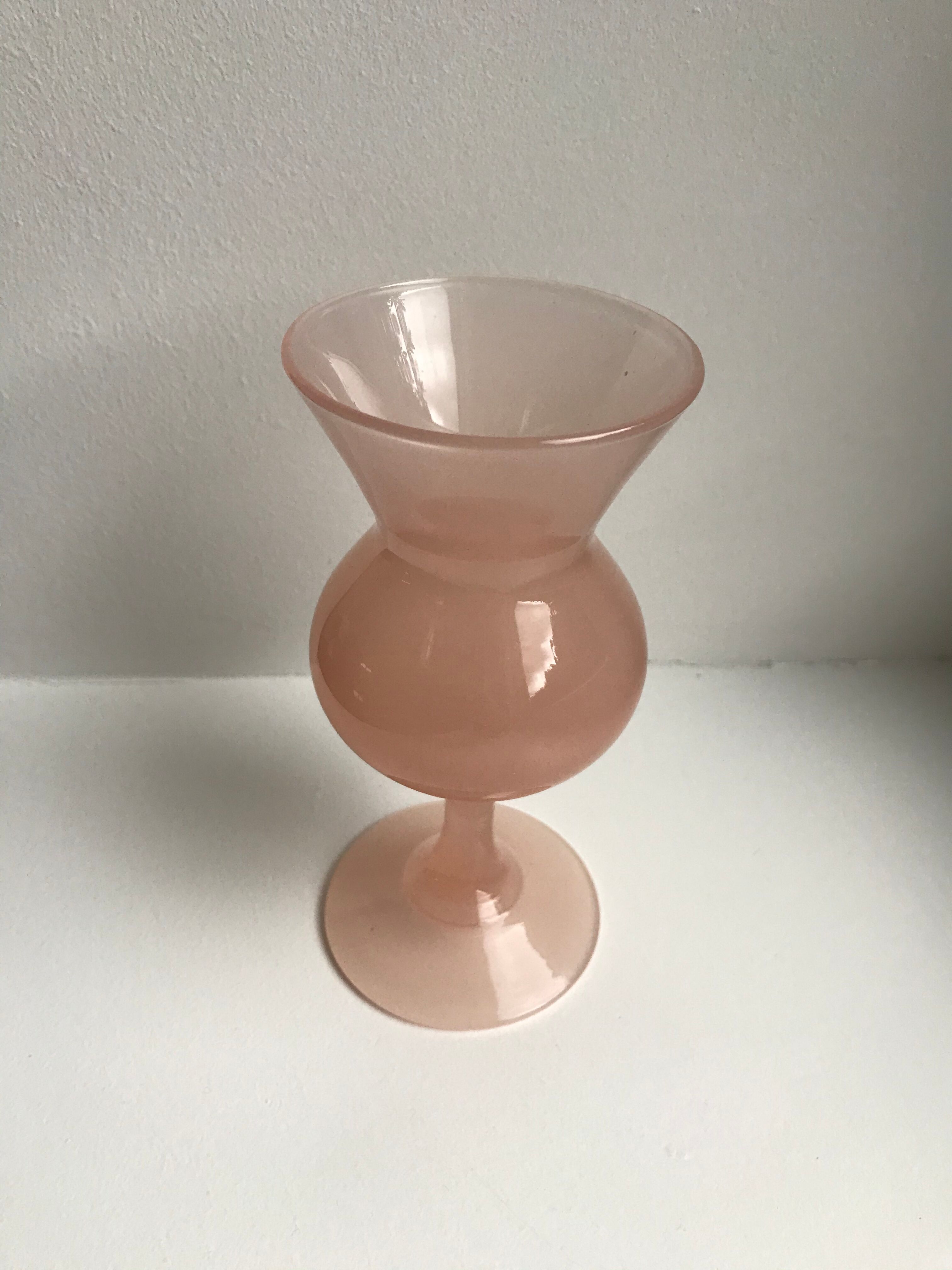 Vase in pink opaline 50s