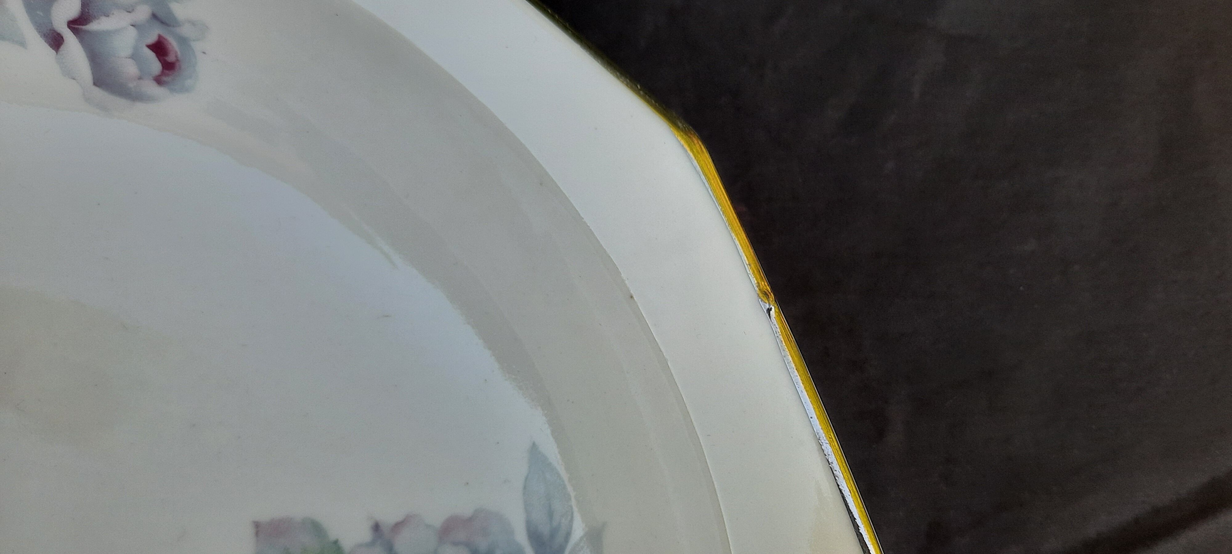 1 bowl and 1 porcelain hollow dish