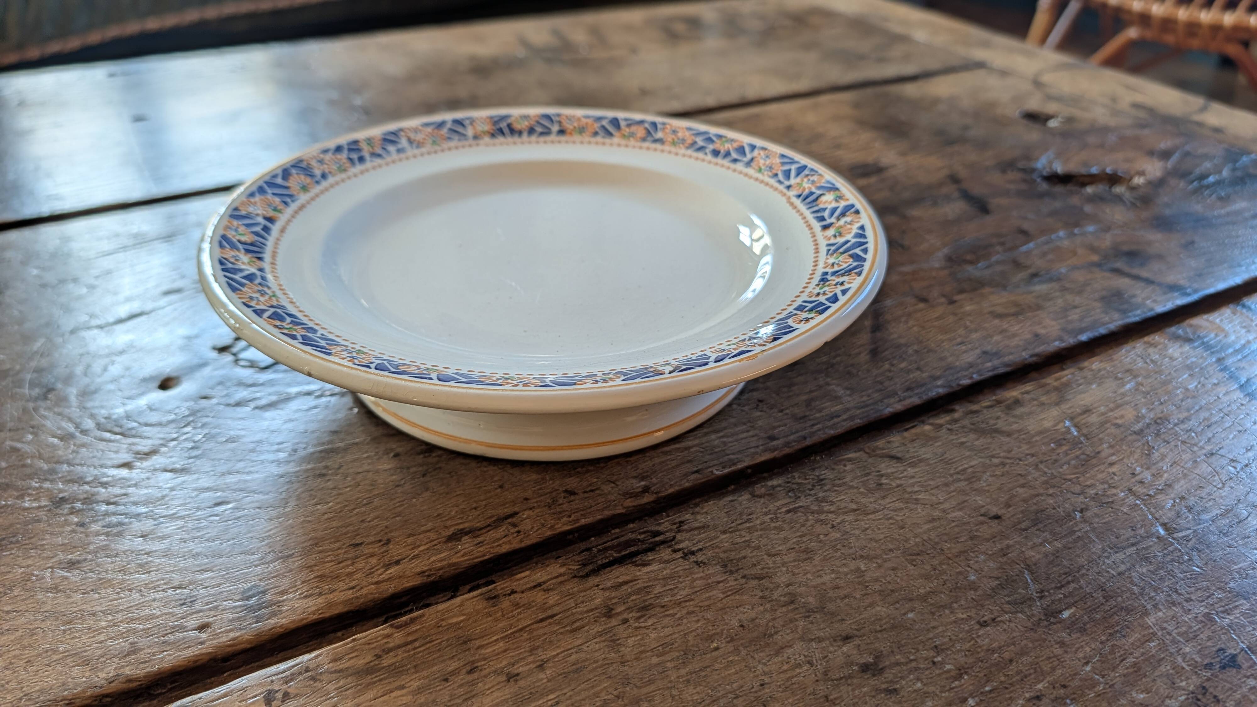 Longwy compote dish “Frivolité” – antique earthenware with geometric decoration