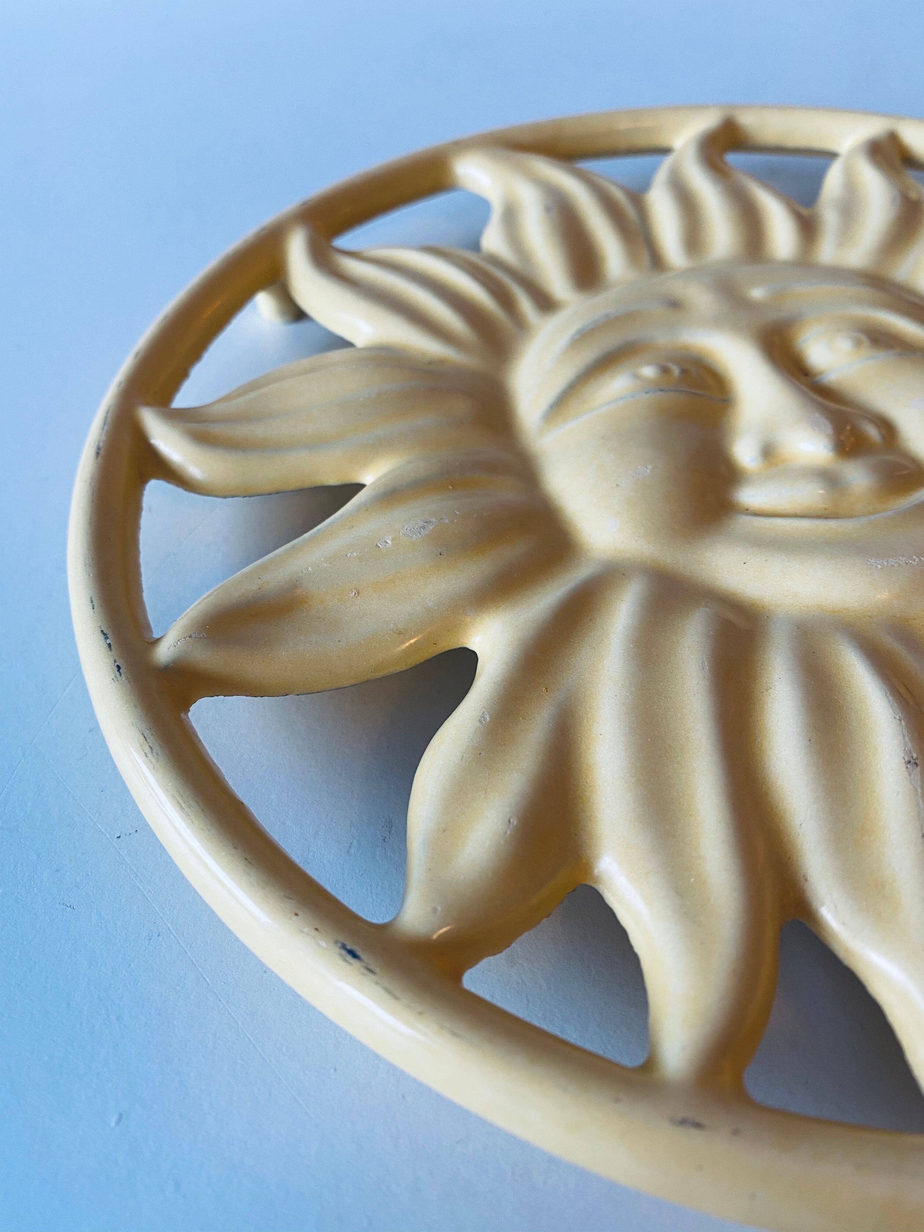 Under-the-flat cast-iron sun