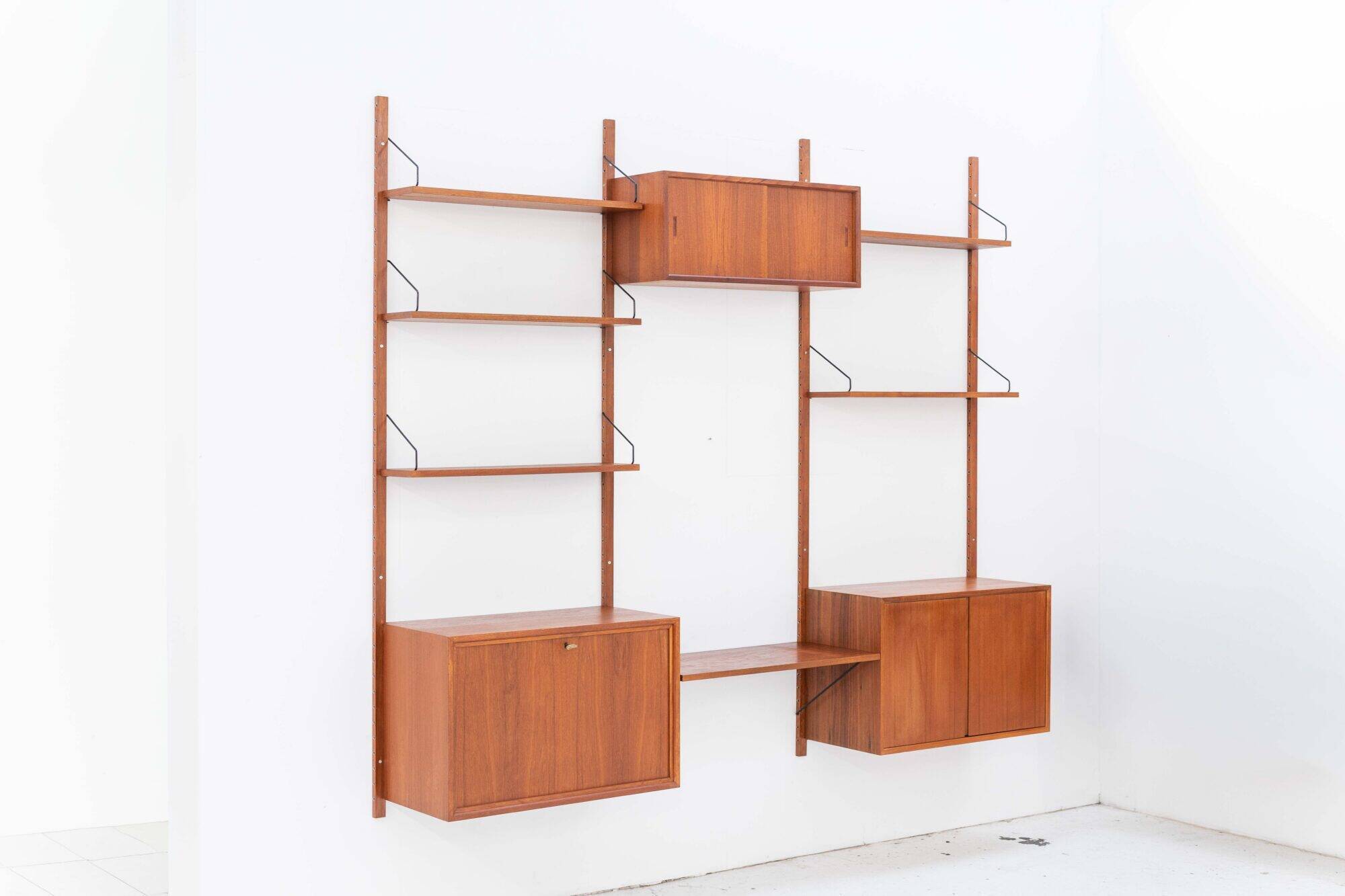 Wall unit with 3 bays 'Cado' by Poul Cadovius