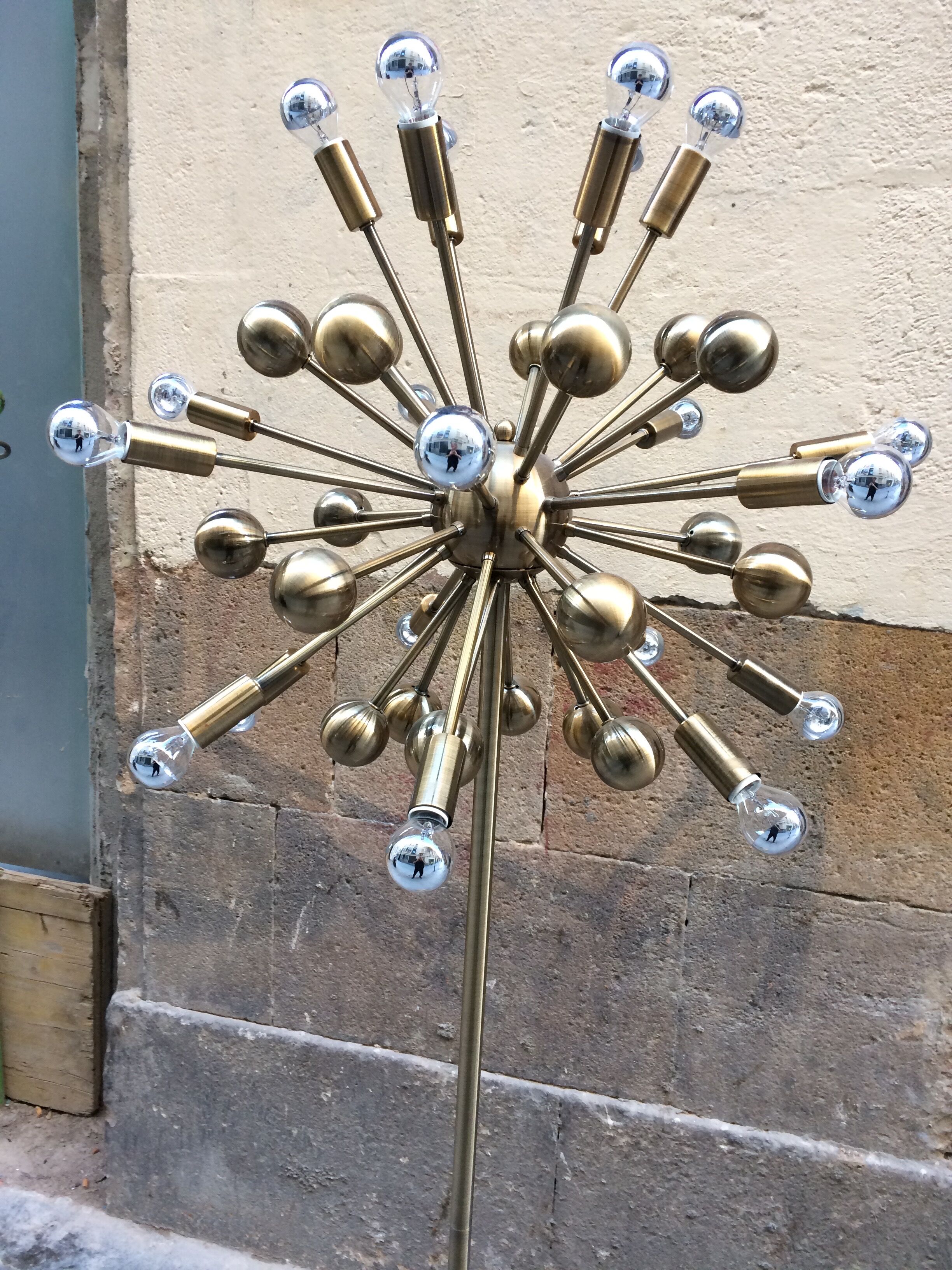 Floor lamp in gold metal of the 1960s