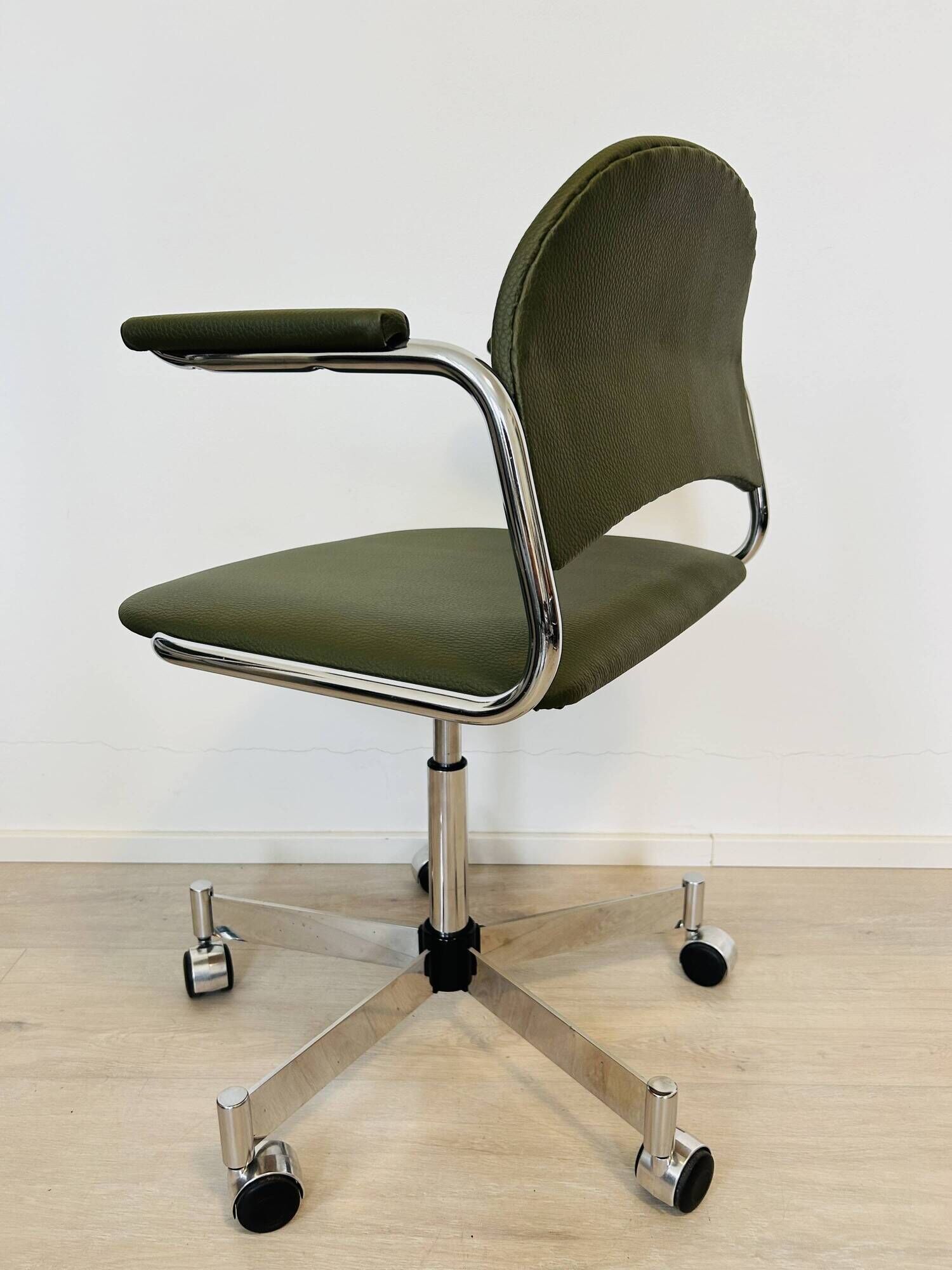 Fully Restored  Olive Office Chair by Kovona K-107, Czechoslovakia 1970