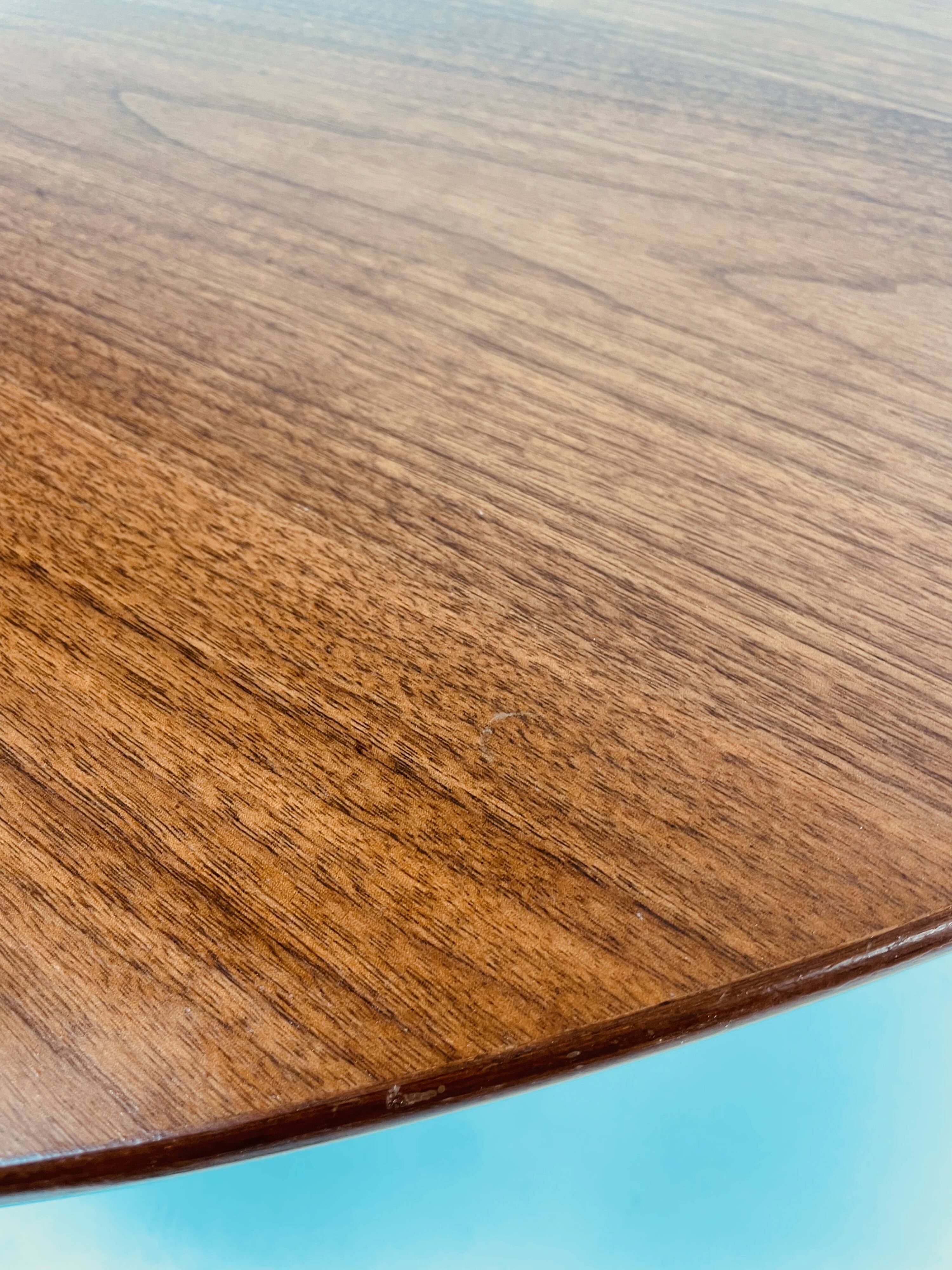 Saarinen dining table "Tulip" by Eero Saarinen for Knoll Studio, USA 1957