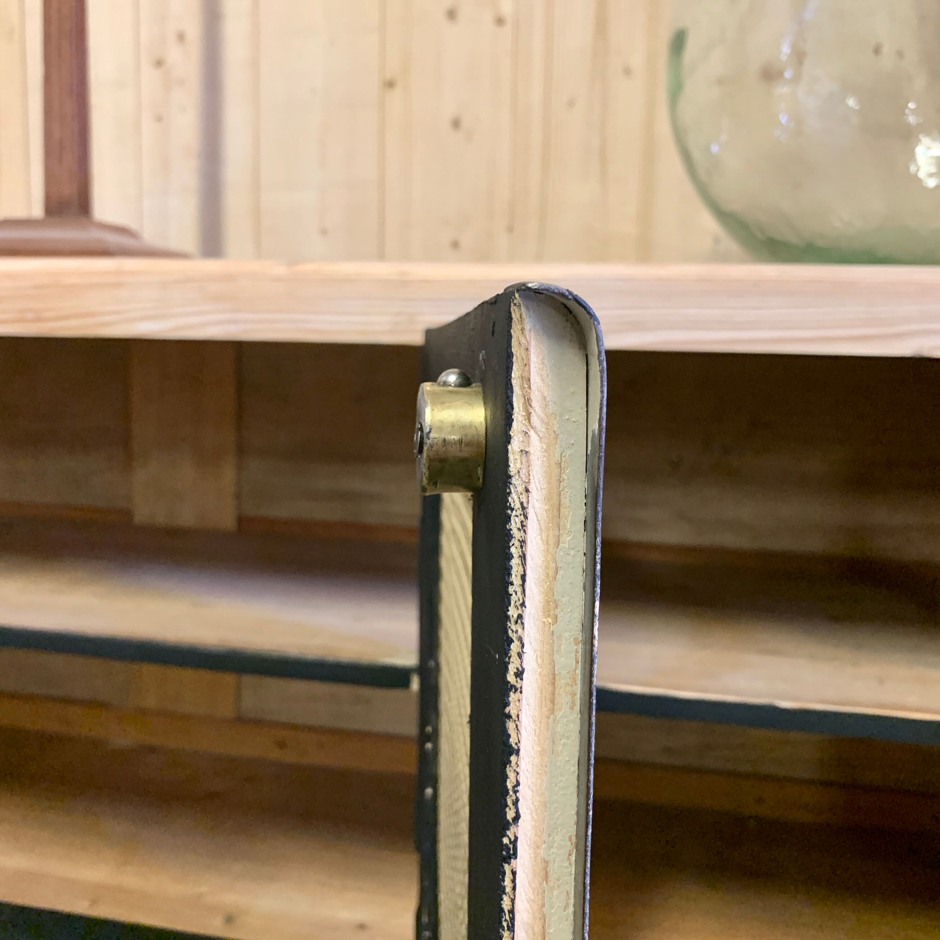 Grilled industrial buffet 1930