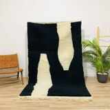Traditional handmade woolen white-black rug 250cmx150cm