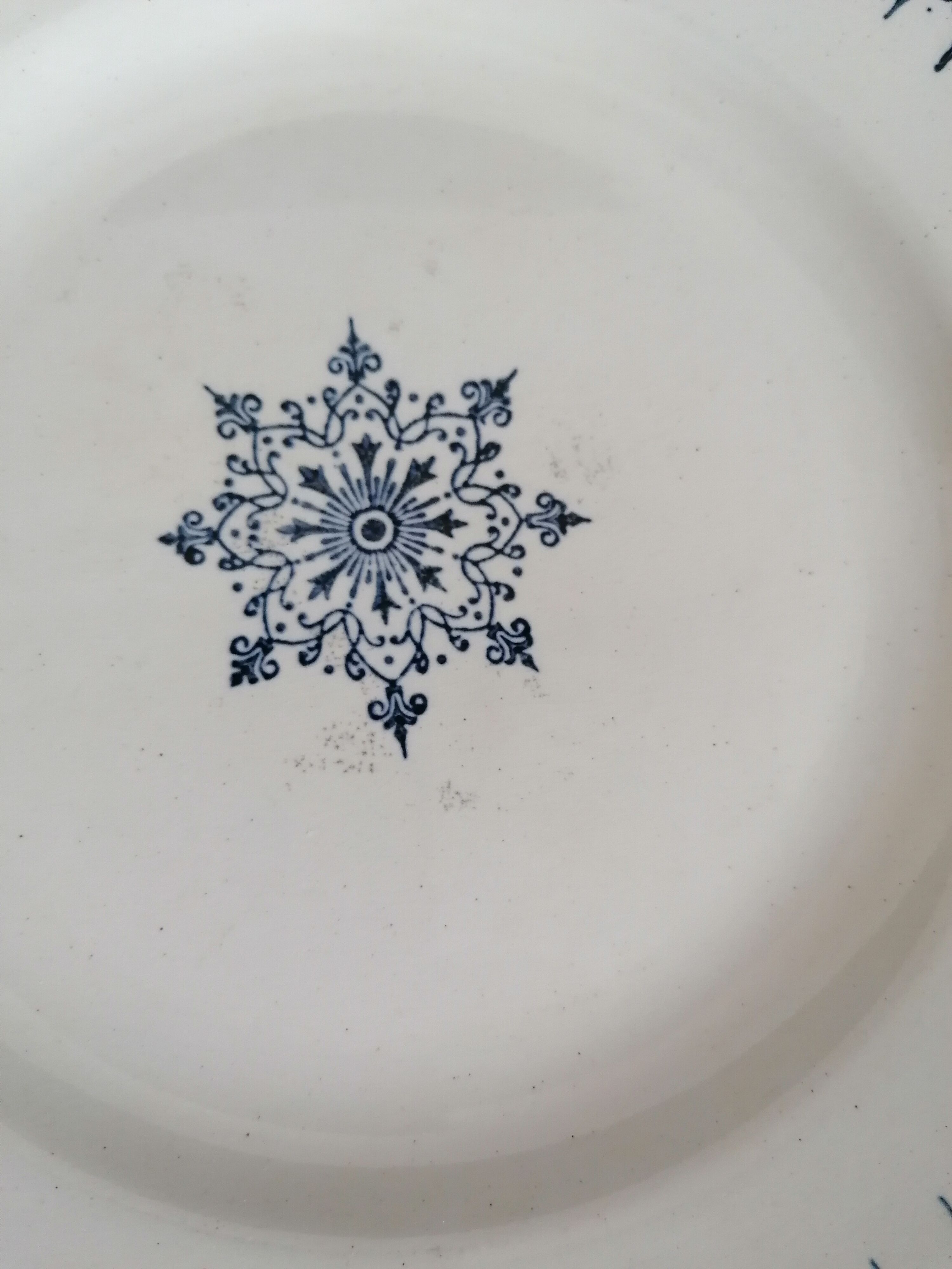 Set of 4 plates St Amand Terre de Fer