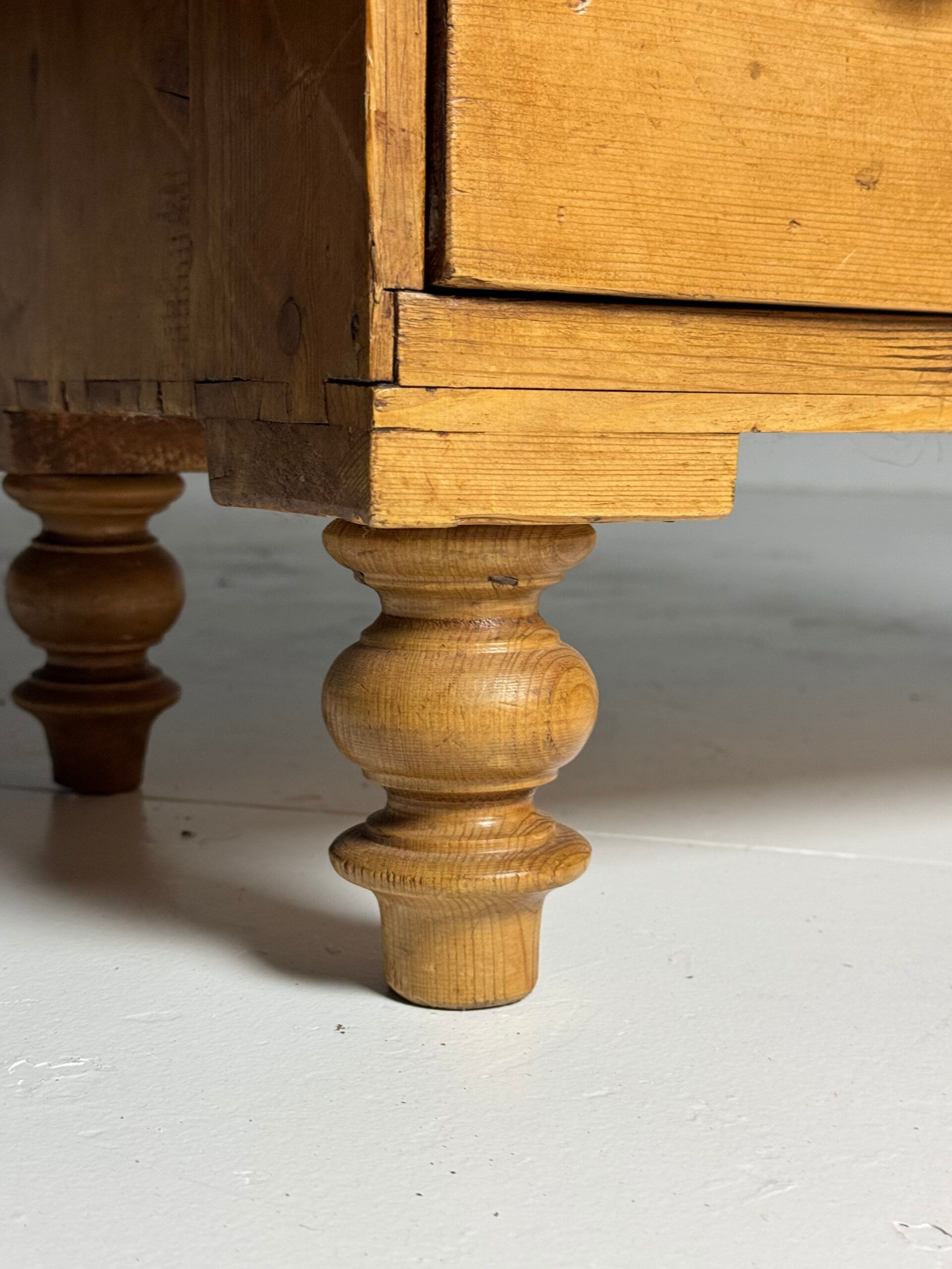 Commode anglaise du 19ème siècle