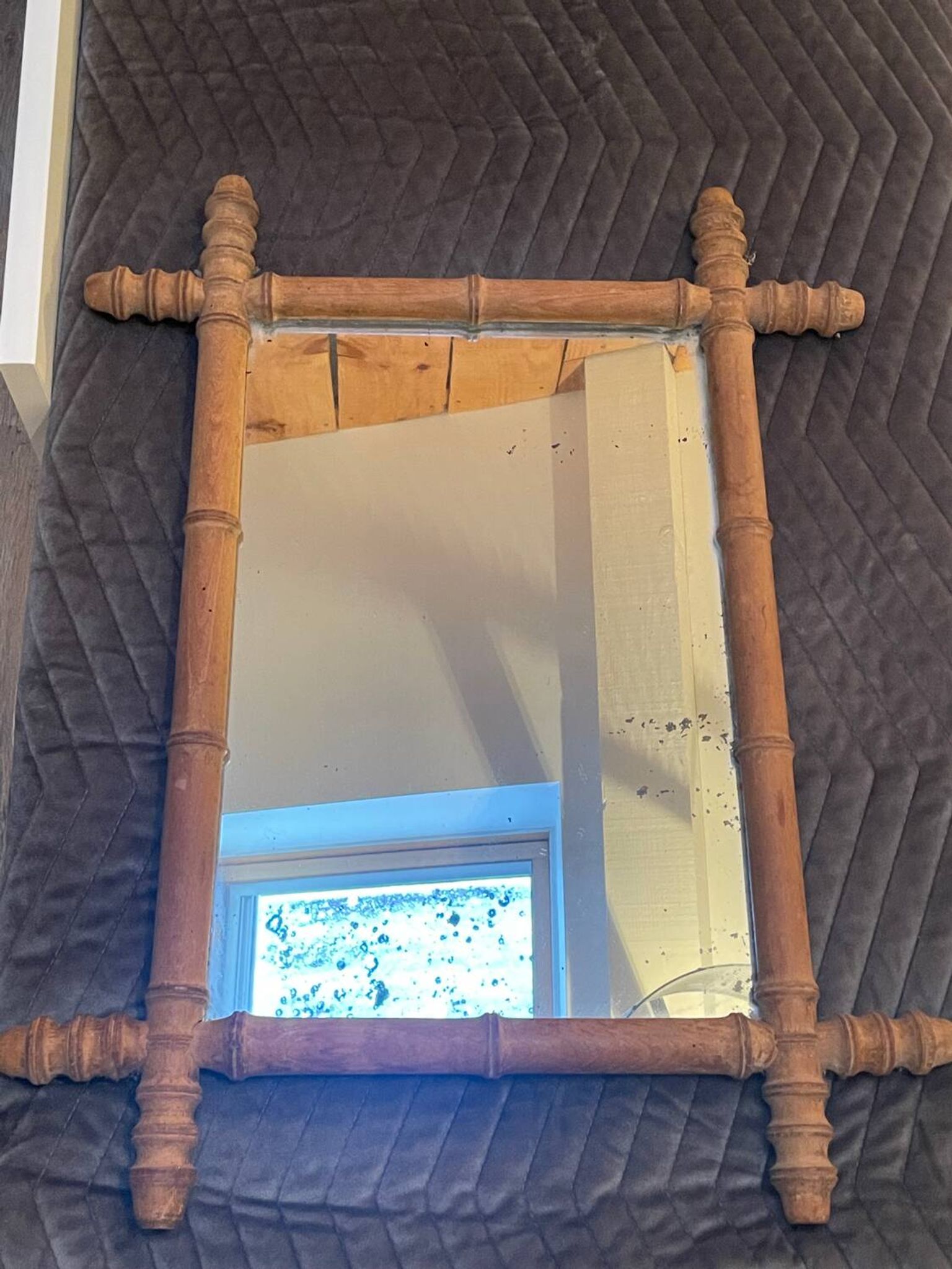 Miroir en bois sculpté façon bambou