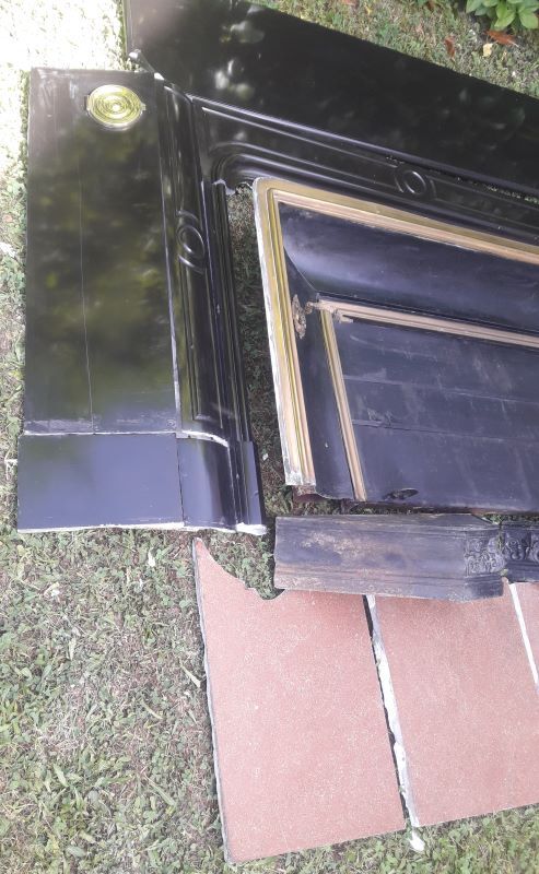 Fireplace XVIII° black marble louis XIV style with narrowed and floor slabs