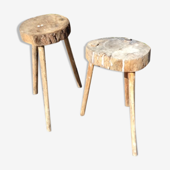 2 tripod stools