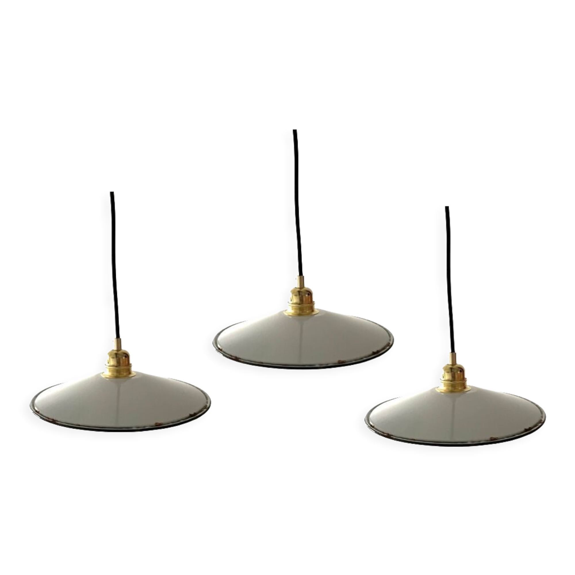 Set of three new electrified white enamelled sheet suspensions